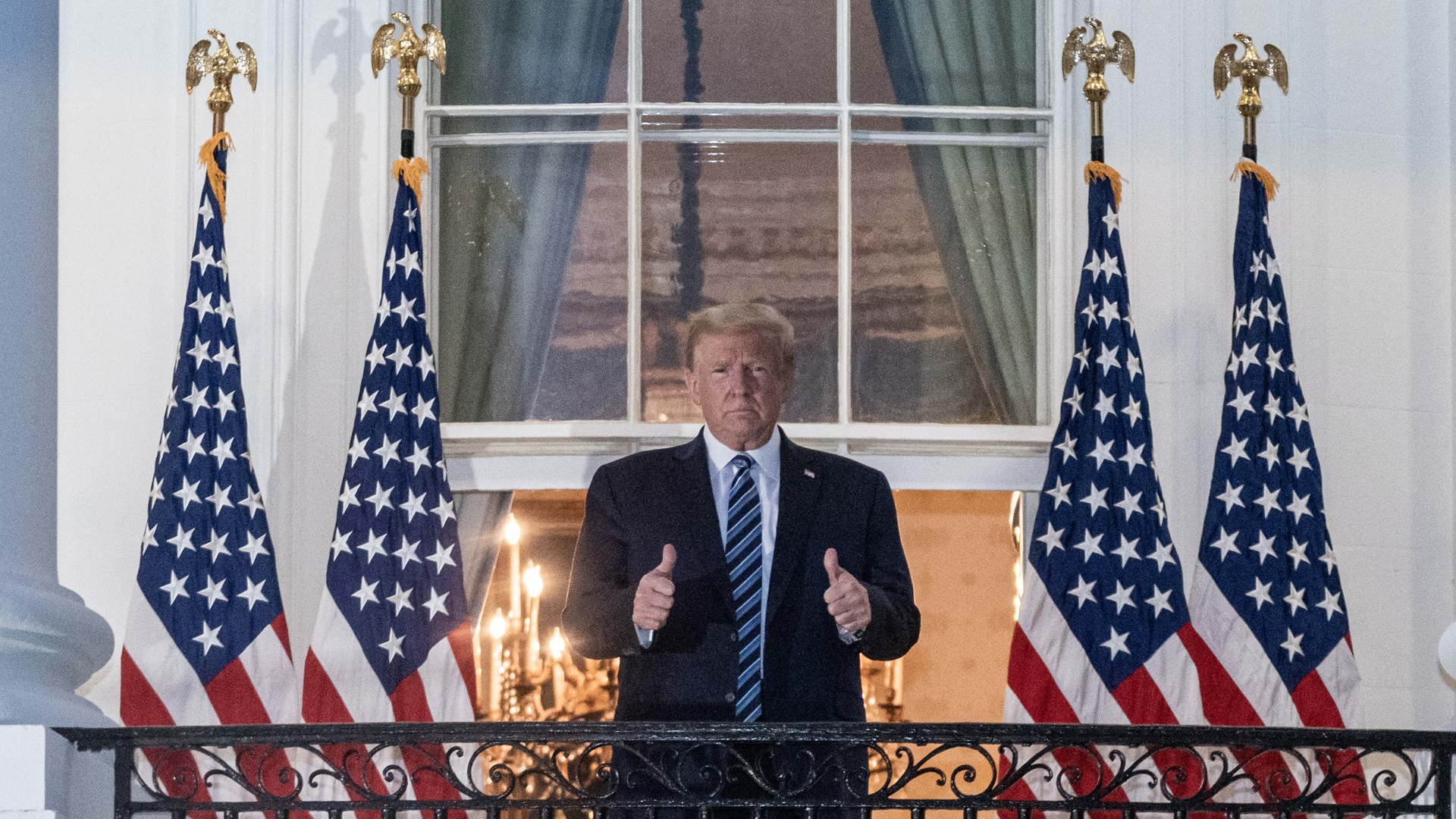 Trump regresa a la Casa Blanca tras recibir alta médica por COVID-19 Trump regresa a la Casa Blanca tras recibir alta médica por COVID-19