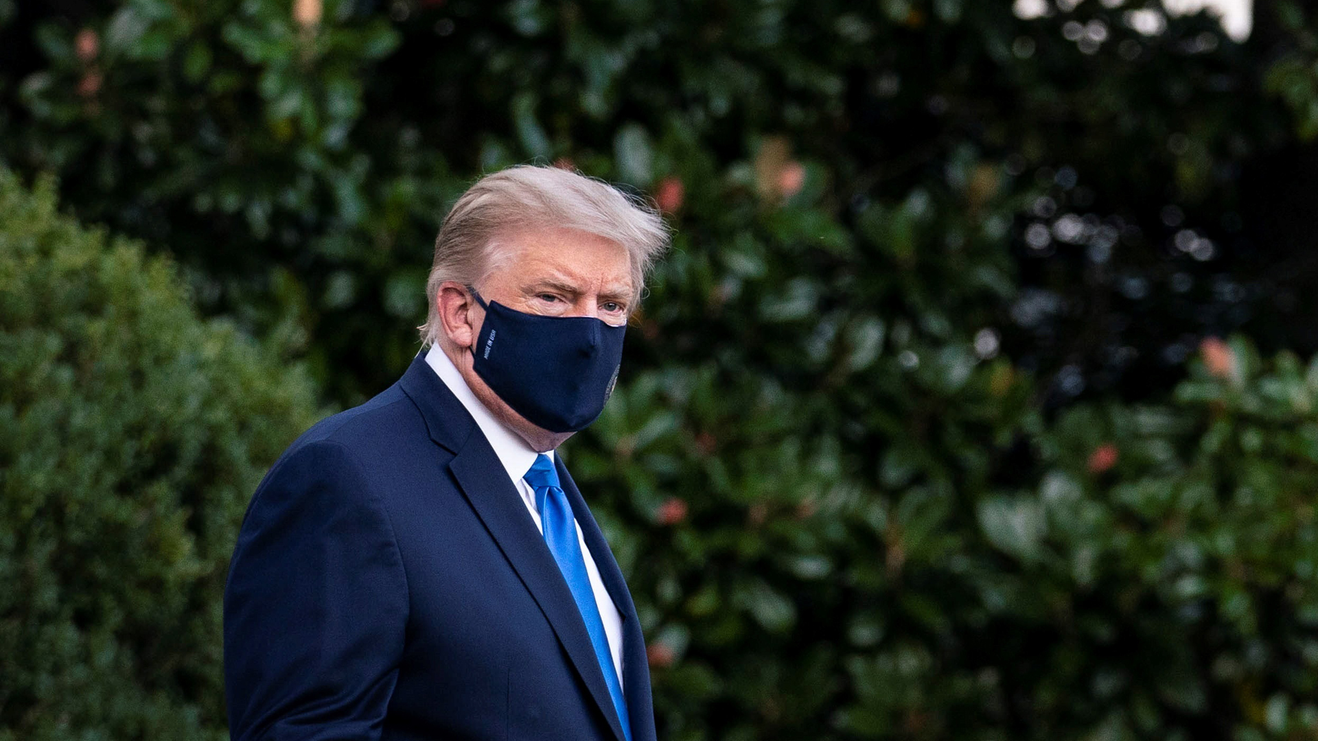 Trump recibe tratamiento con esteroide tras caída en niveles de oxígeno; podría regresar a la Casa Blanca el lunes