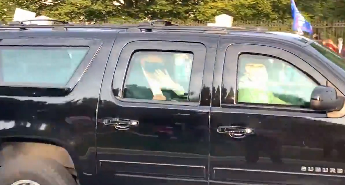 Casa Blanca asegura que tomó medidas para proteger a Trump en salida del hospital militar