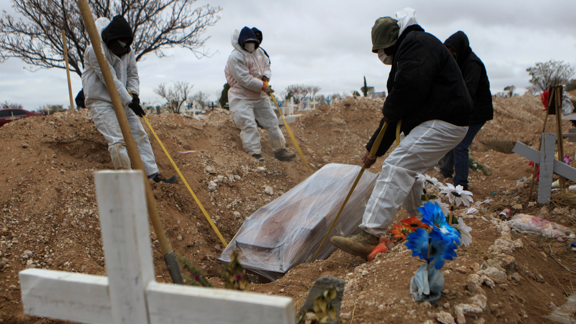 México supera las 90 mil defunciones por COVID-19 a ocho meses del primer caso confirmado México supera las 90 mil defunciones por COVID-19 a ocho meses del primer caso confirmado