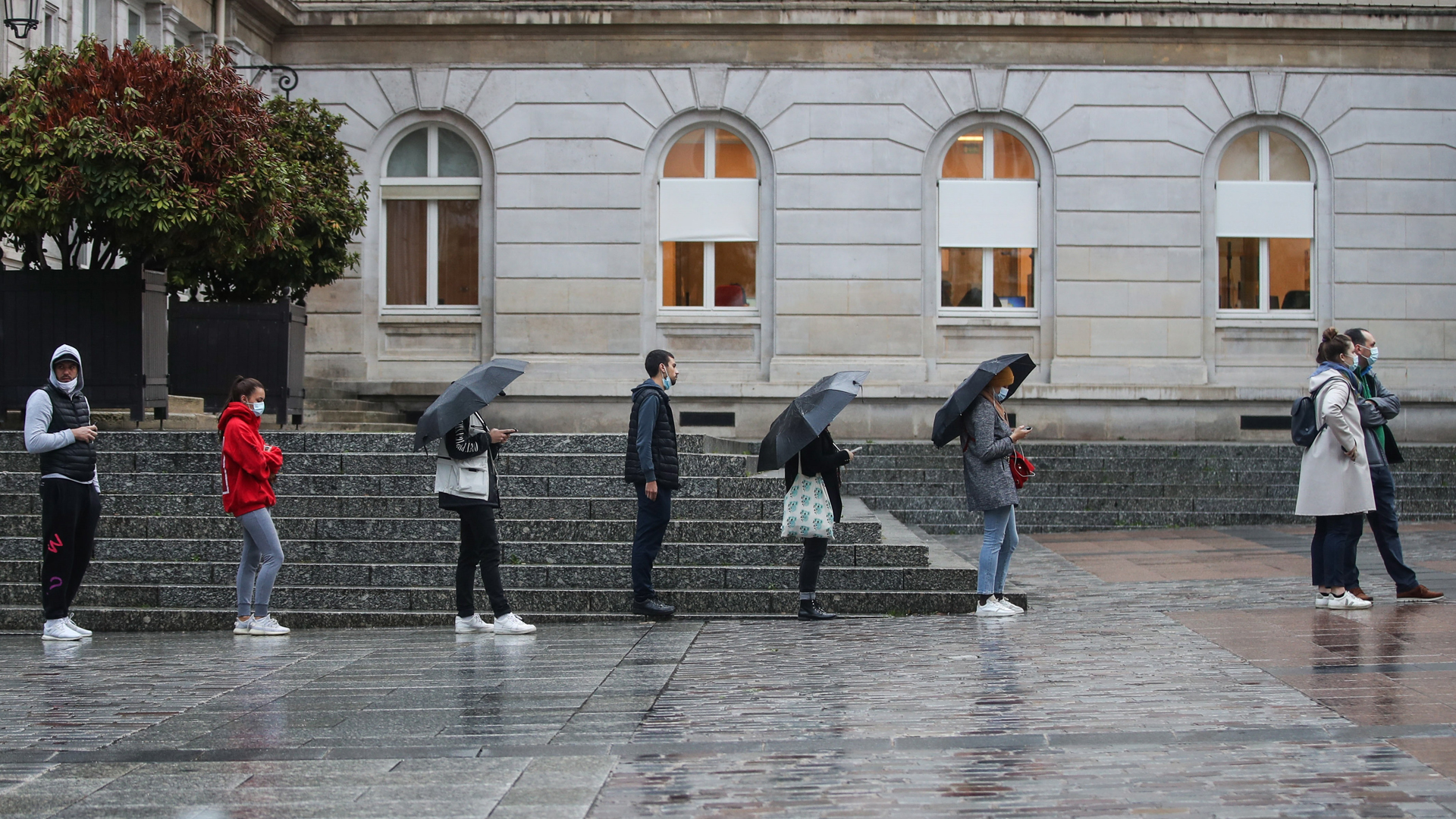 Aumento generalizado de contagios y medidas por COVID-19 en toda Europa