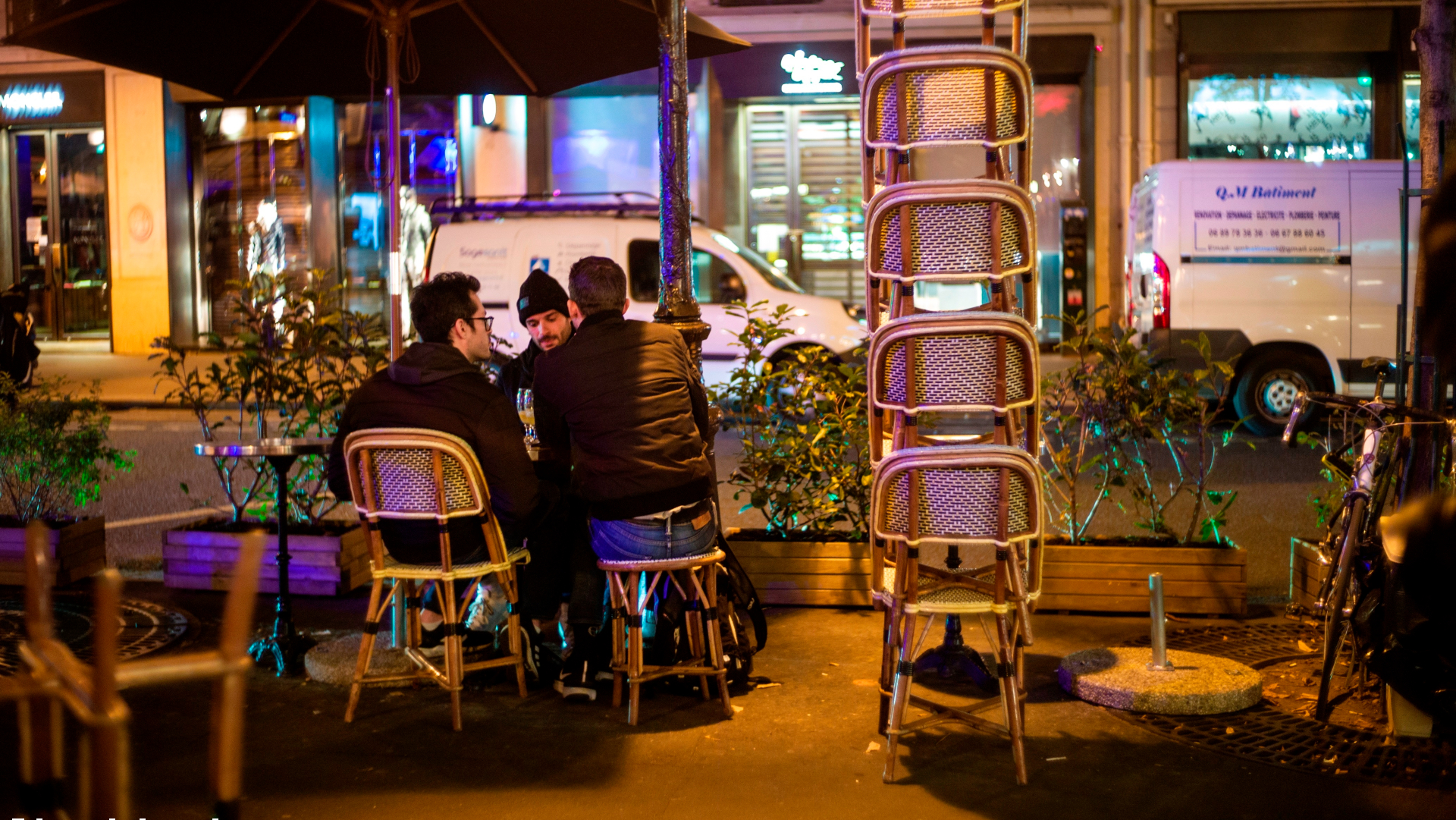 Francia evalúa en unos dos mil millones el coste del toque de queda Francia evalúa en unos dos mil millones el coste del toque de queda