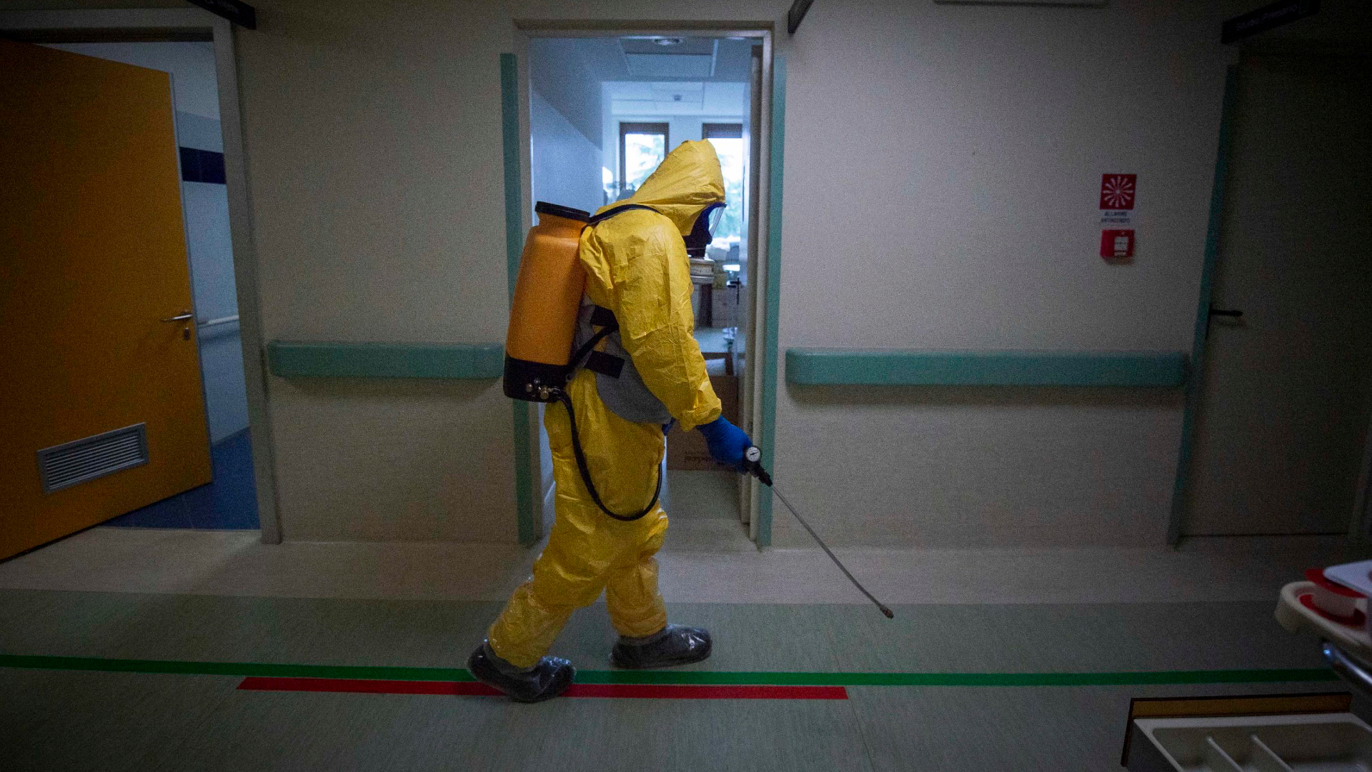Hallan virus SARS CoV-2 en superficies de habitaciones hospital a pesar desinfección