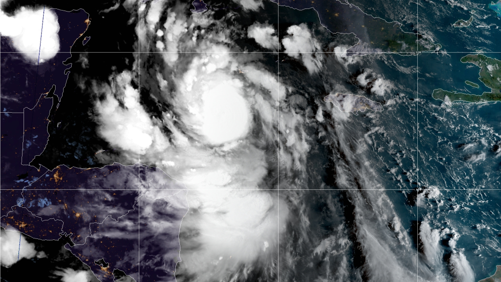 AMLO moviliza 5 mil elementos de Fuerzas Armadas ante amenaza de Delta; titular de Semar encabezará operativo