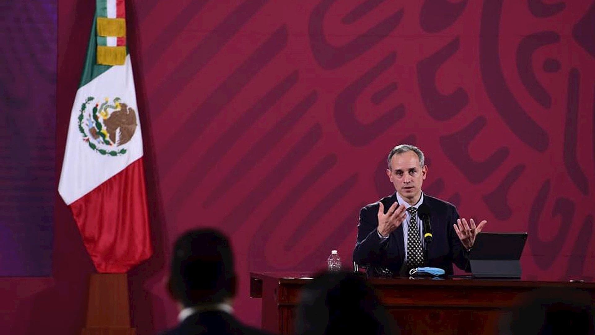 Población debe retomar medidas sanitarias de fases previas: López-Gatell