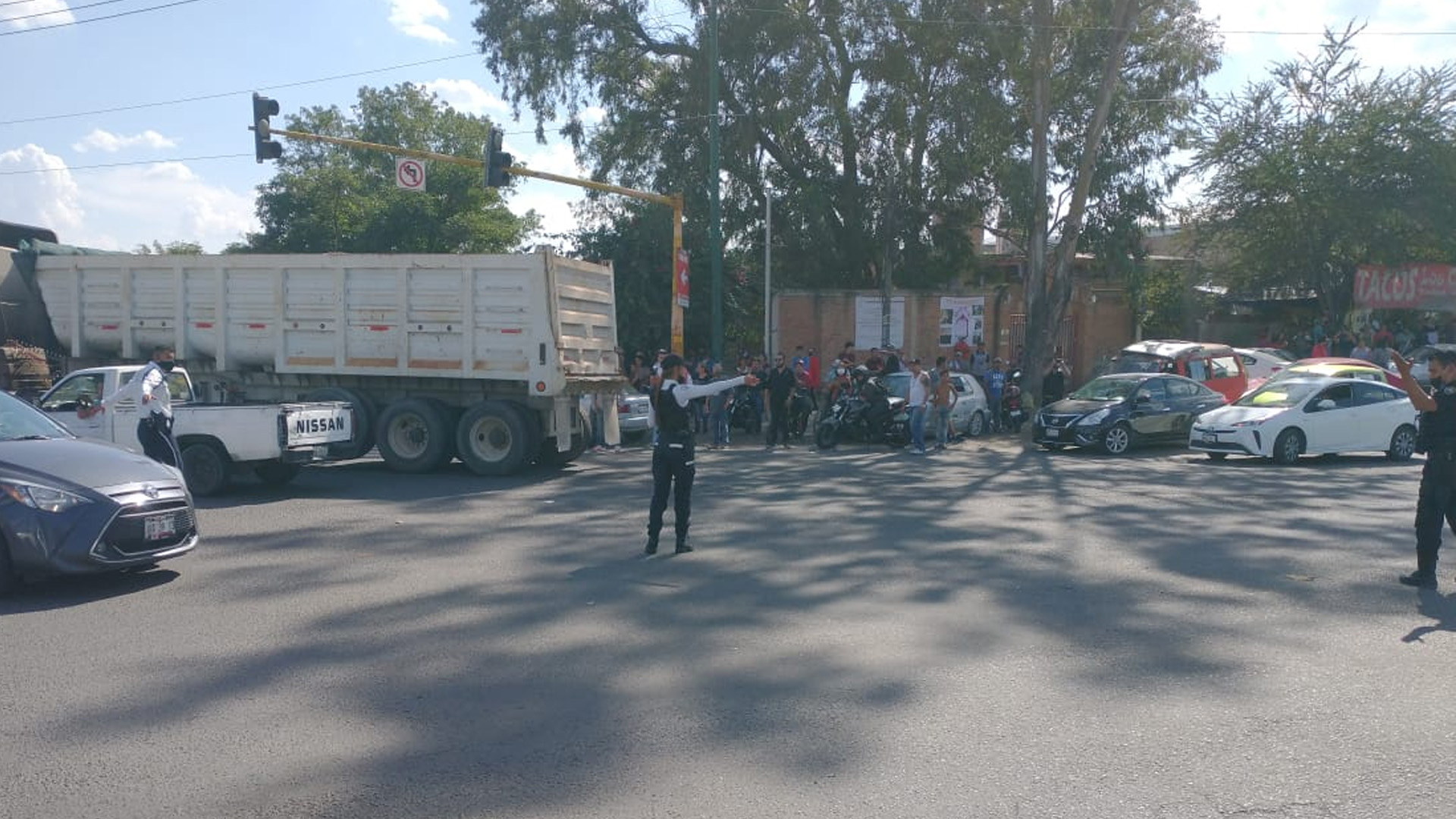 Bomberos ya atienden en Nuevo Periférico y avenida Matatlán incendio en gasera de Tonalá - incidentejalisco