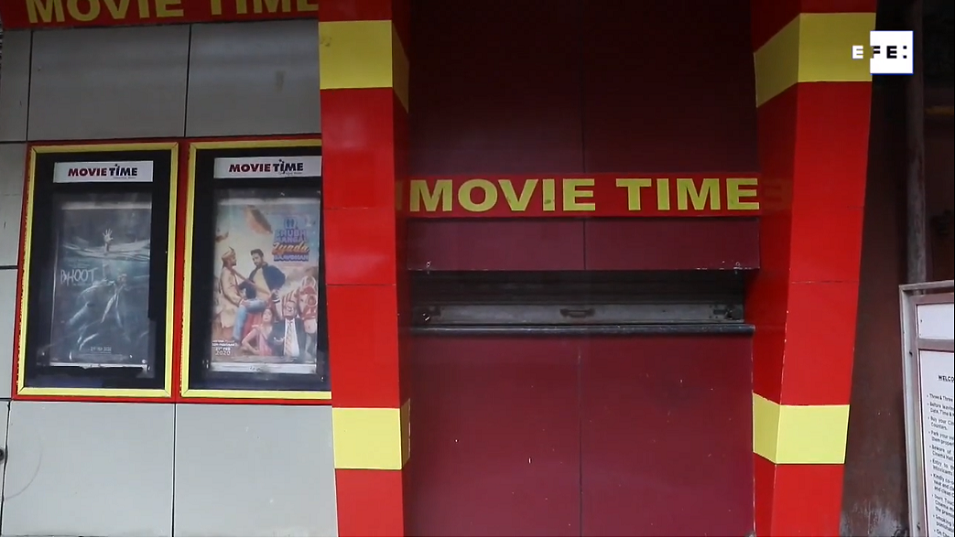 India reabre cines y escuelas por primera vez desde marzo India reabre cines y escuelas por primera vez desde marzo