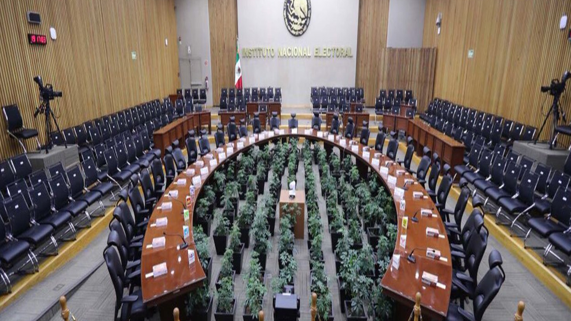 INE inicia encuesta abierta que definirá Presidencia y Secretaría General de Morena