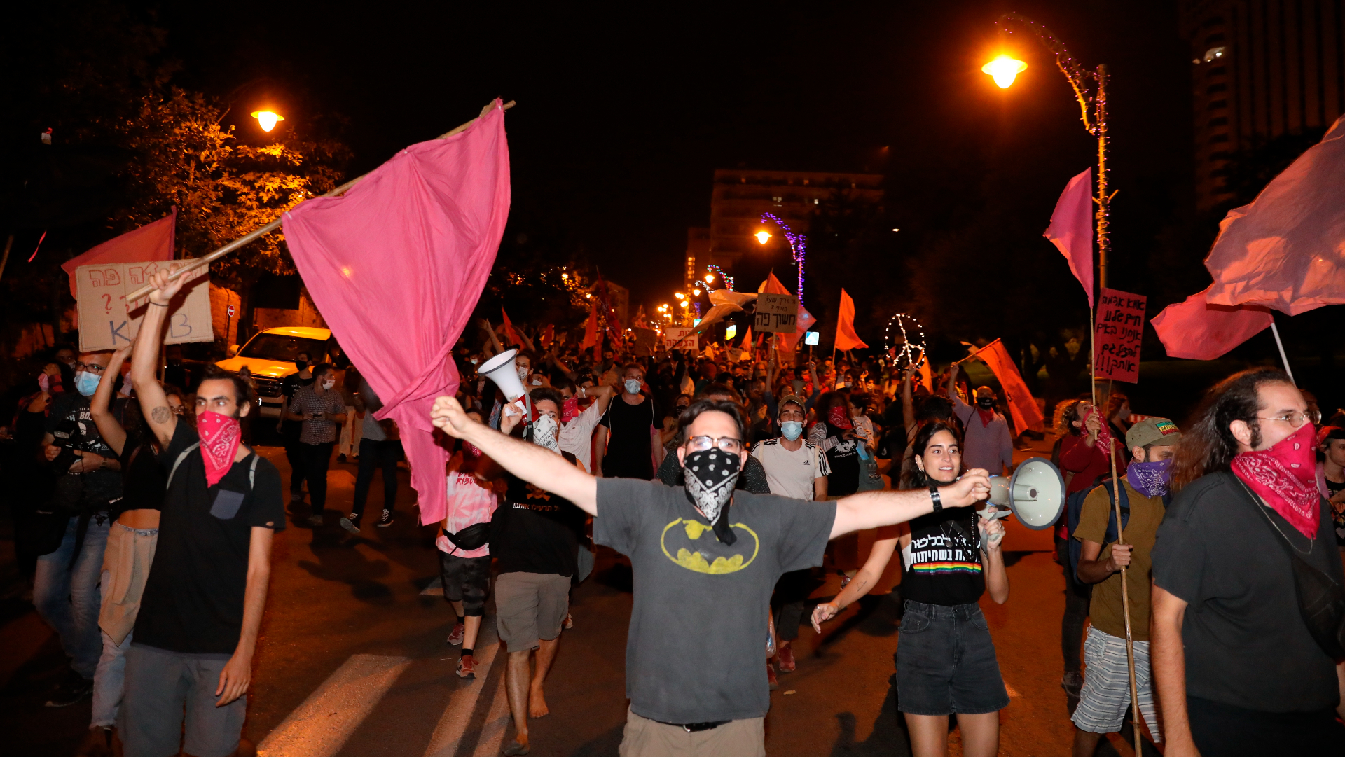 Decenas de miles de israelíes piden en las calles la dimisión de Netanyahu