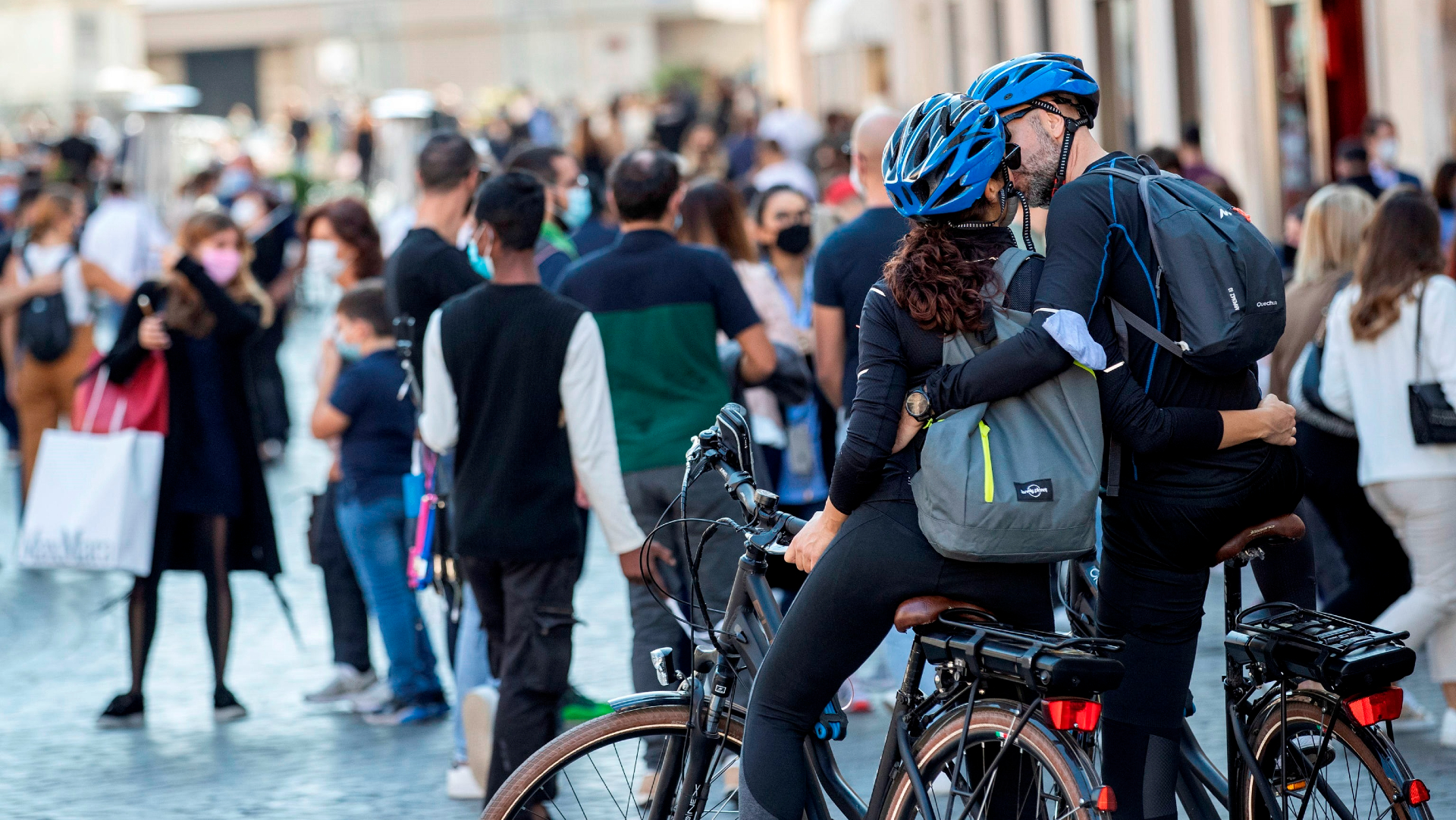Italia suma cinco mil 724 nuevos casos de COVID-19 y se acerca a los 350 mil positivos