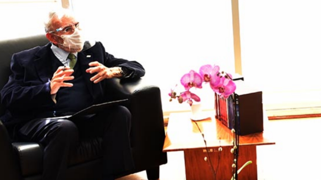 Tras superar COVID-19, Jorge Arganis Díaz se reincorpora a Comunicaciones y Transportes