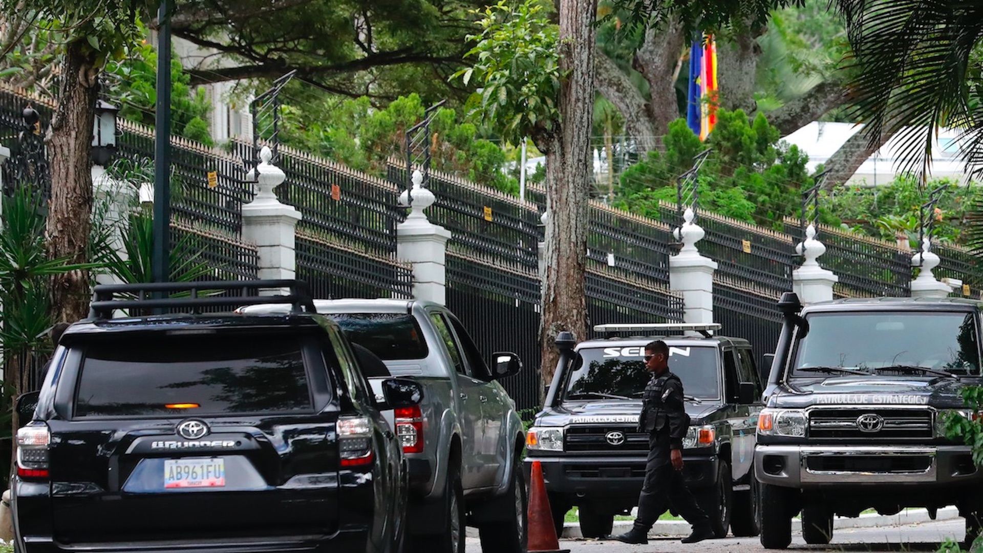 Leopoldo López abandona residencia del embajador de España en Caracas; aseguran que salió de Venezuela