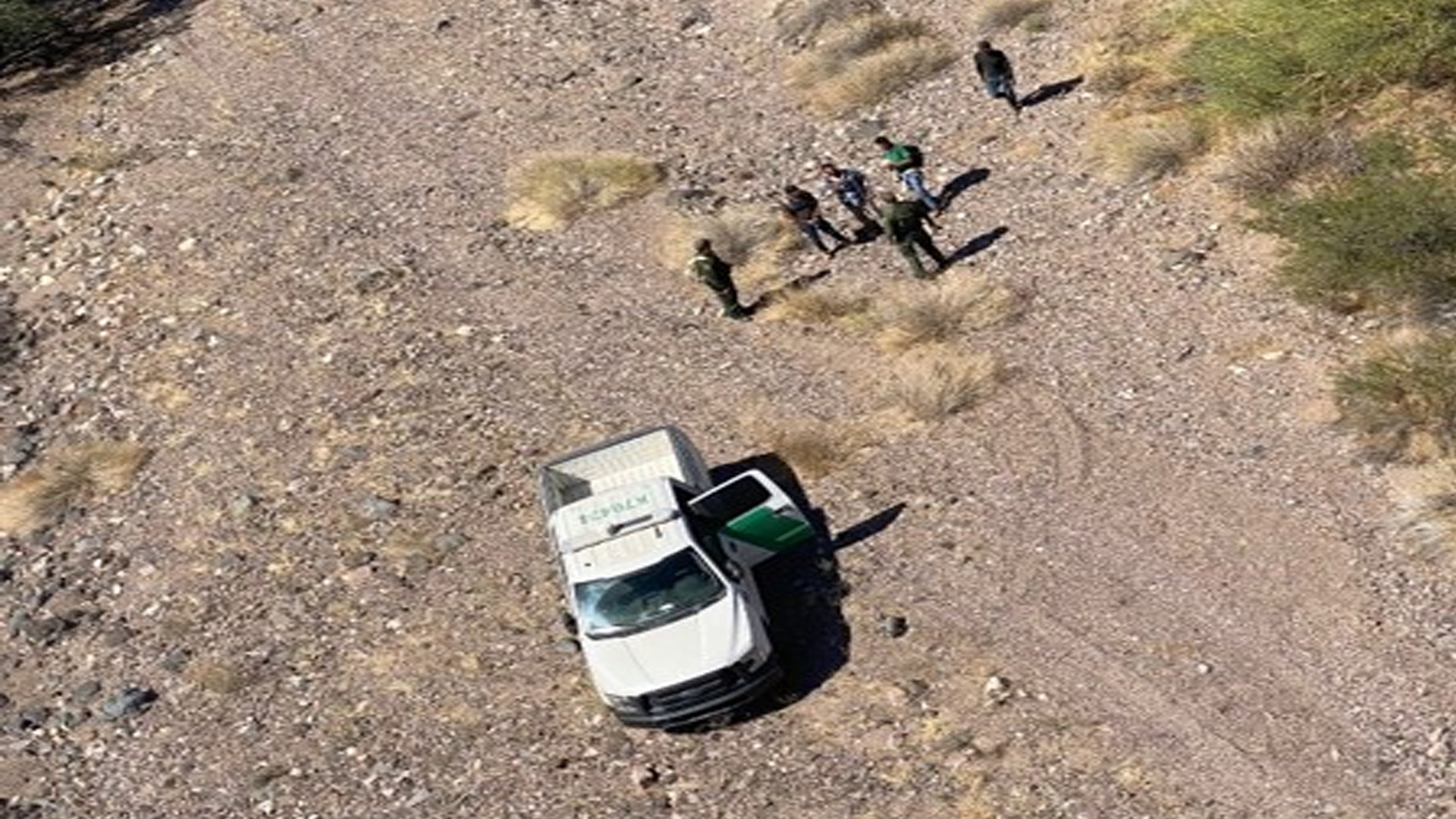 Solicitantes de asilo demandan a programa de Trump que obliga a migrantes a permanecer en México