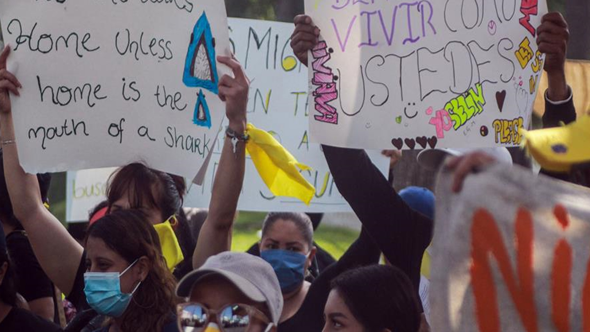 Cientos de migrantes en Tijuana protestan para exigir refugio a Estados Unidos - migrantes-haitianos