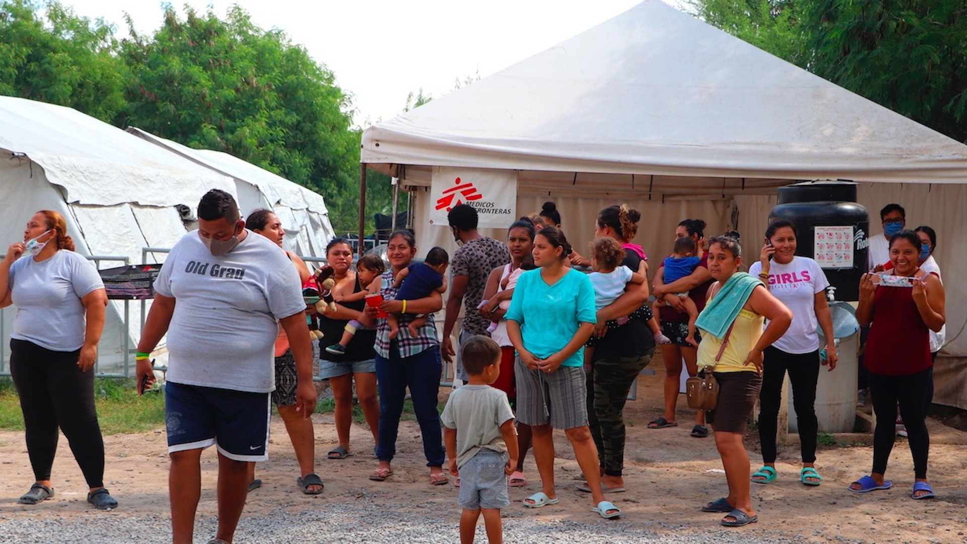 Biden suspende programa de Trump que enviaba a solicitantes de asilo a México