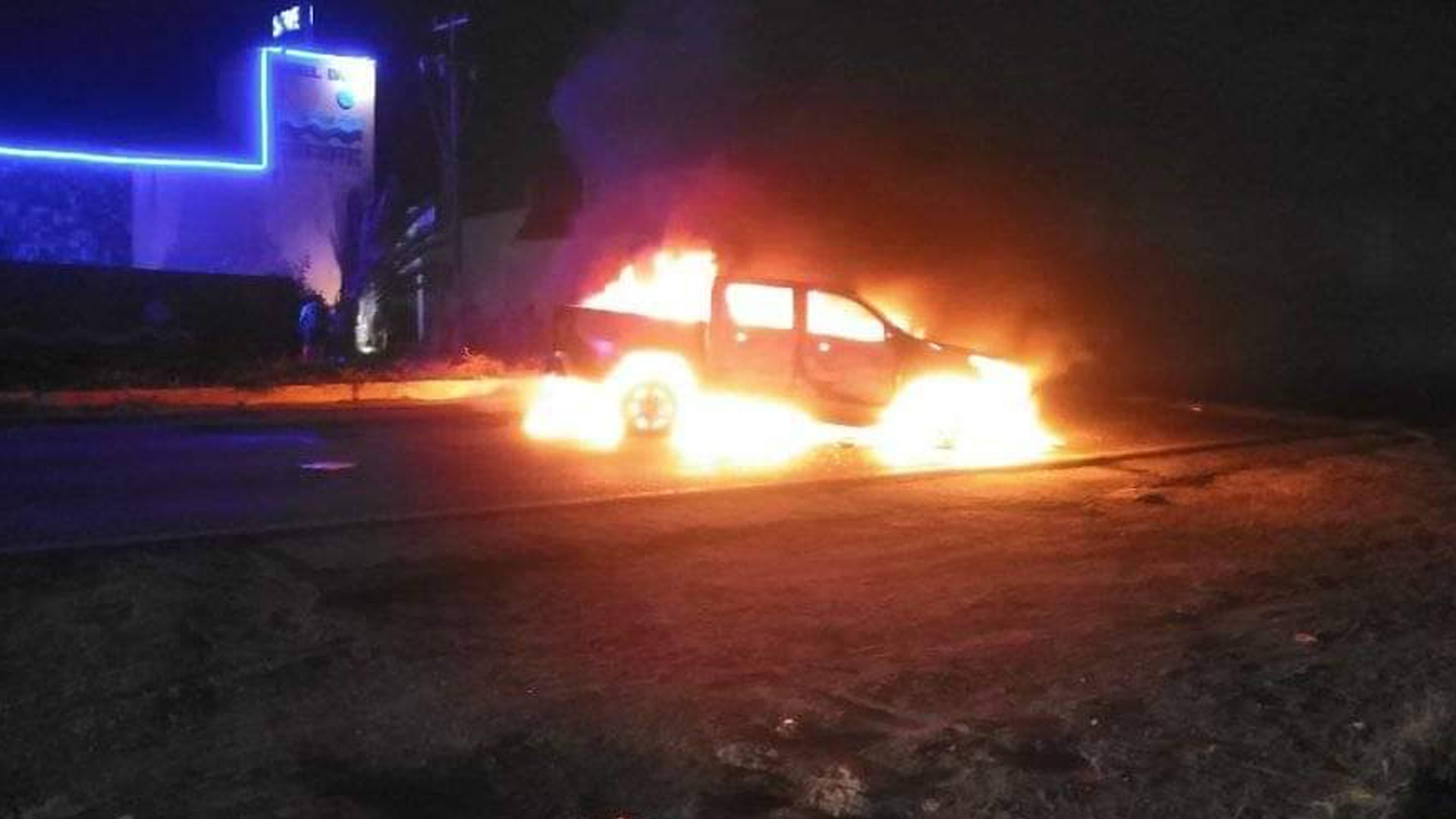 Presuntos criminales queman autos y bloquean caminos en el sur de Veracruz ante operativos estatales