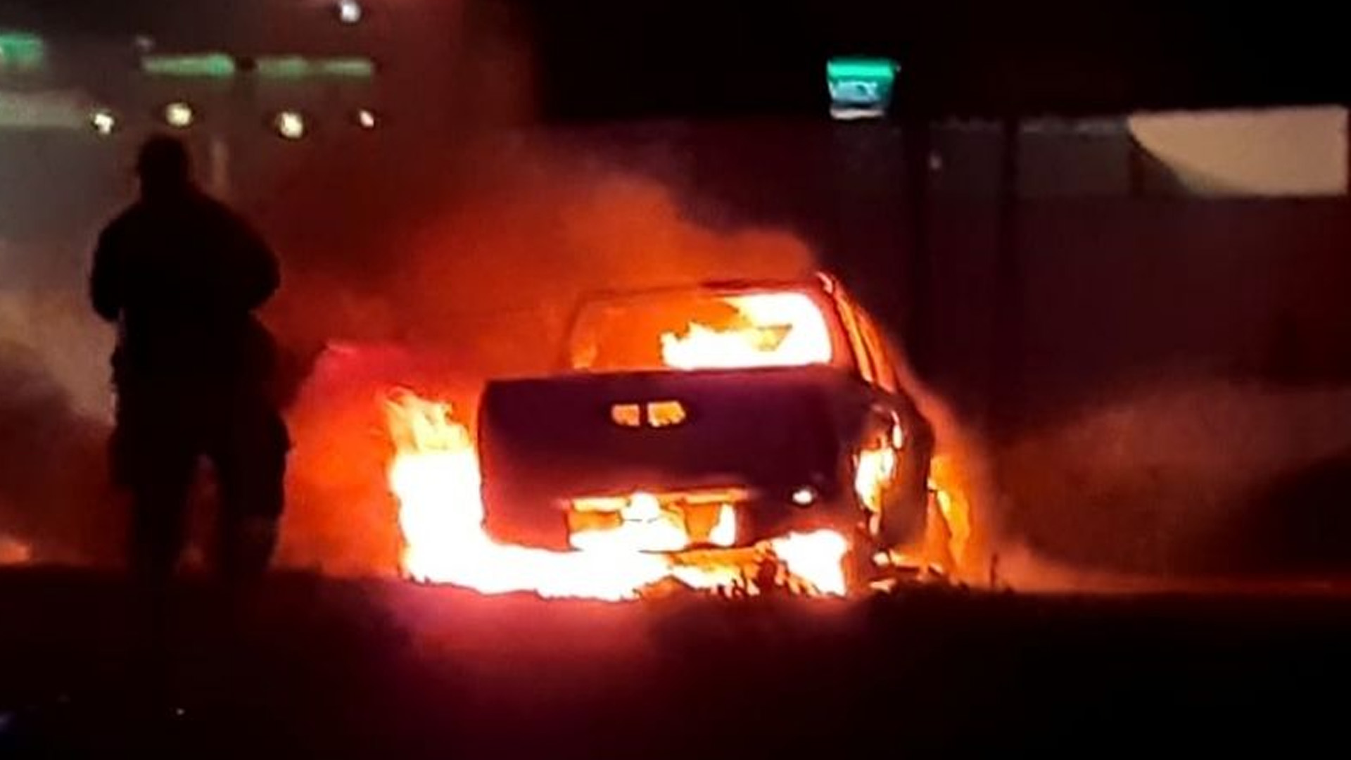 Presuntos criminales queman autos y bloquean caminos en el sur de Veracruz ante operativos estatales - narcobloqueo-veracruz