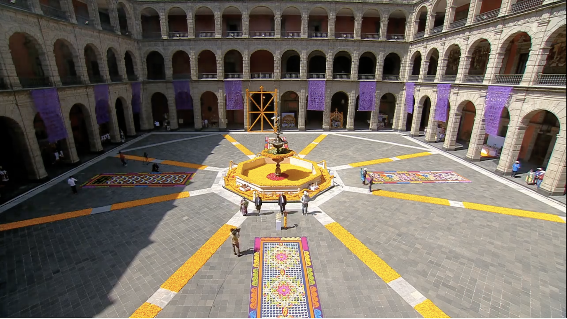Ofrenda homenaje a víctimas de la pandemia, desde Palacio Nacional
