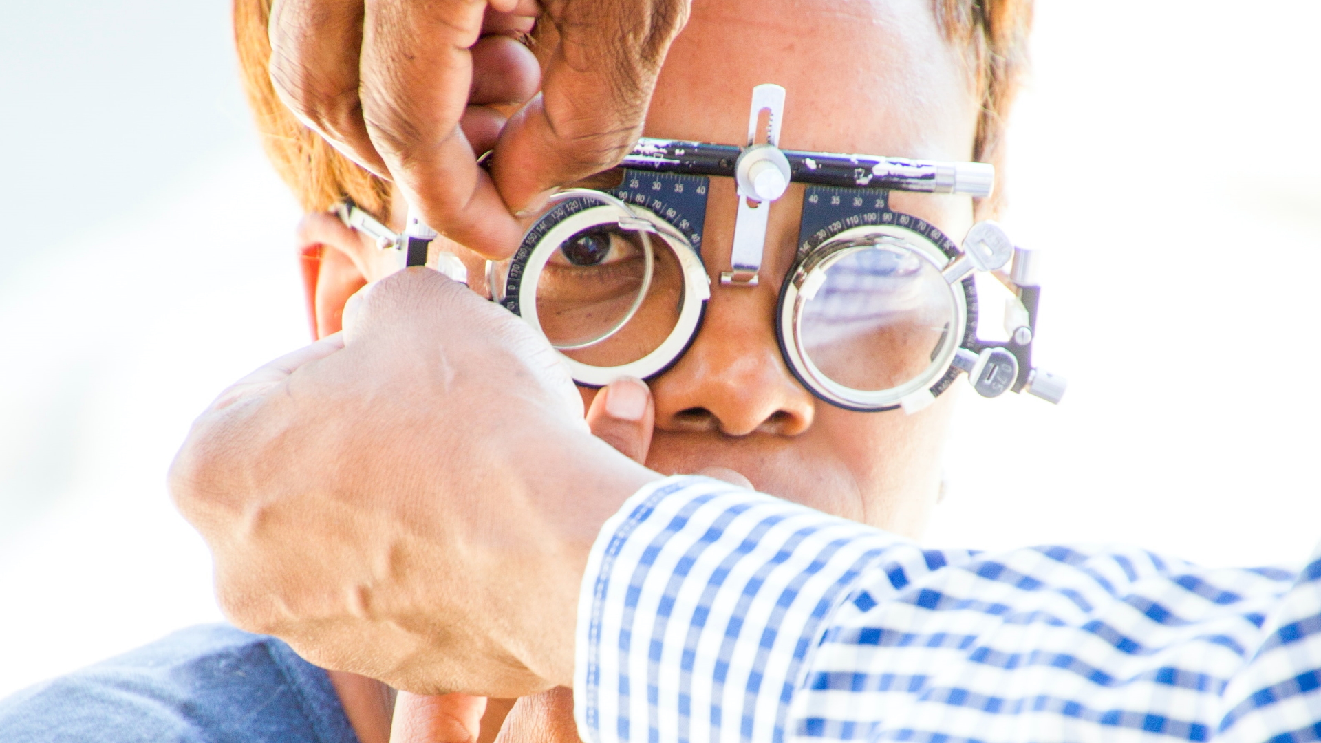 Seis de cada 10 adultos jóvenes en México padecen el síndrome de ojo seco