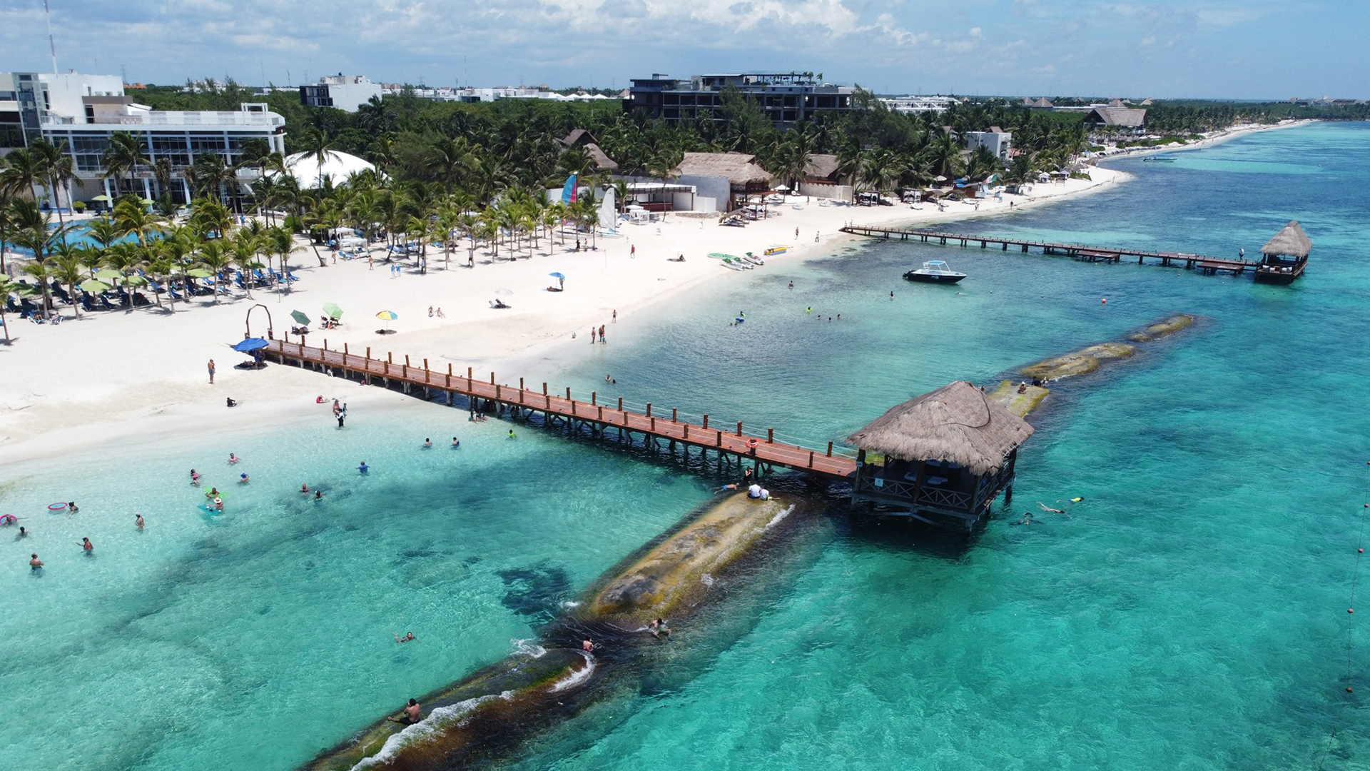 Prevé López Obrador que turismo en sureste de México se normalice a fin de año