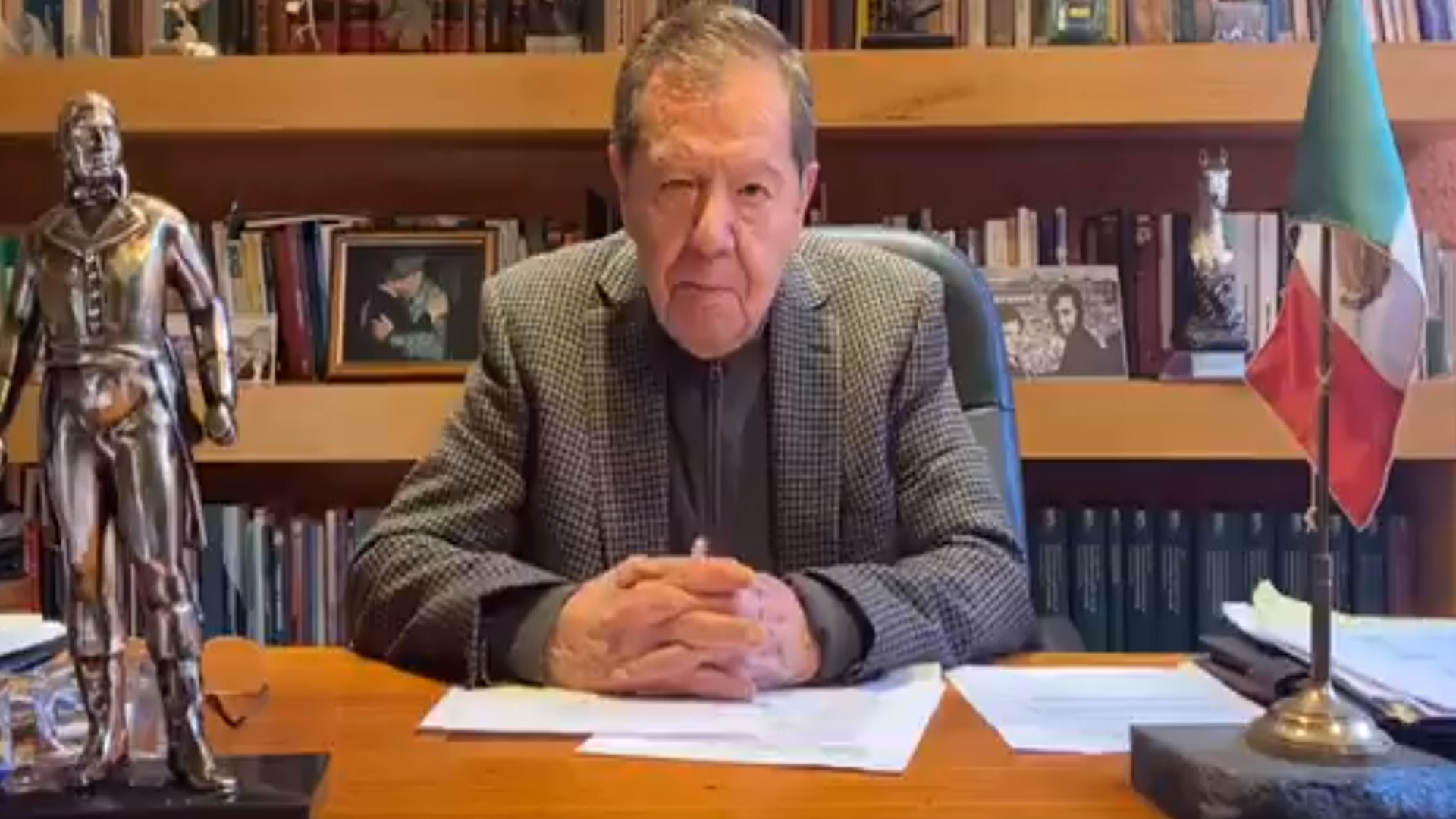 Encuesta para renovación de dirigencia de Morena la hicieron empresas al margen de la Ley, acusa Muñoz Ledo