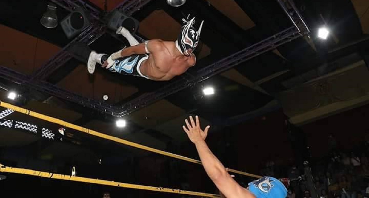 #Video Murió el luchador Príncipe Aéreo en pleno ring de la Arena San Juan Pantitlán
