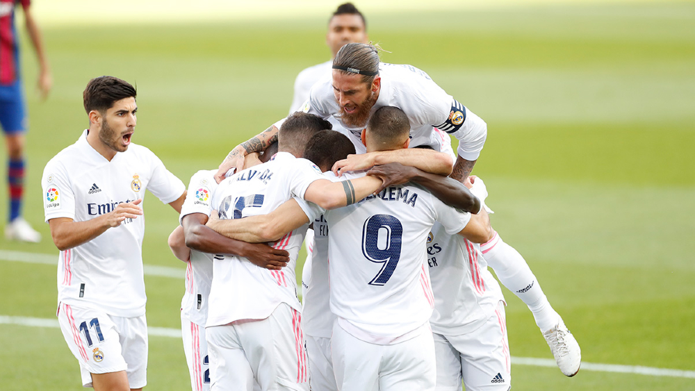 Real Madrid resurge en el Clásico más atípico