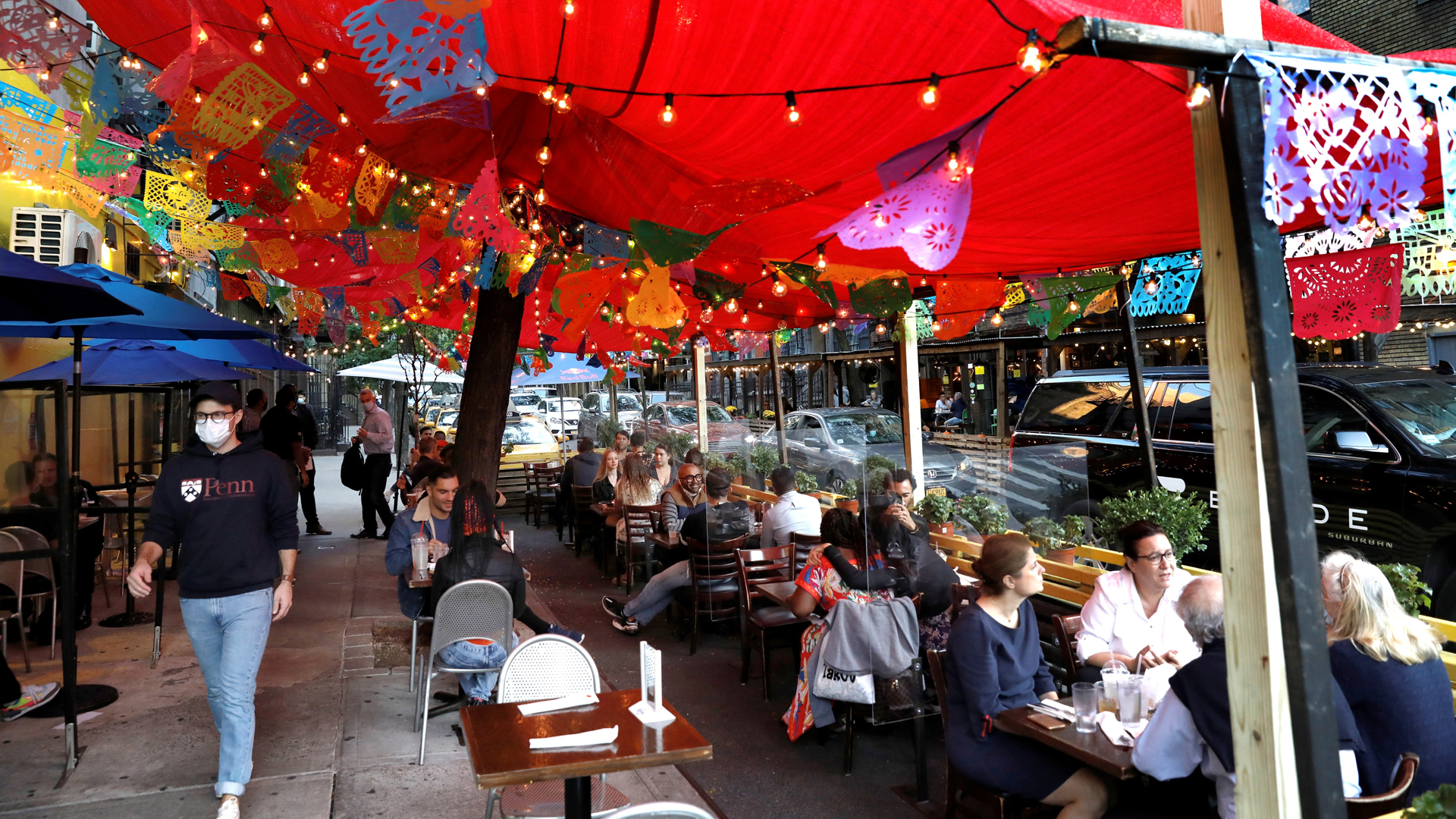 Cerrará Nueva York negocios no esenciales en zonas con brotes de COVID-19