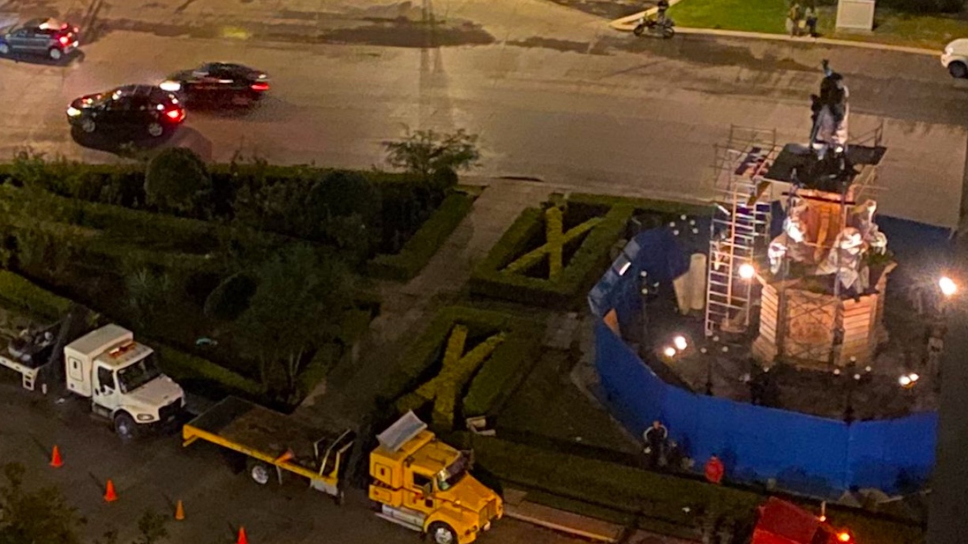 #Video Retiran estatua de Cristóbal Colón de Paseo de la Reforma por mantenimiento