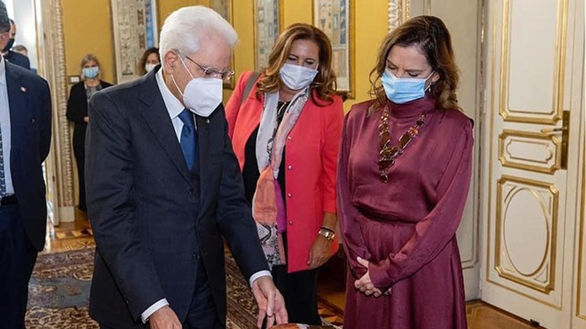 Continúa Beatriz Gutiérrez gira por Europa; entrega carta de AMLO al presidente de Italia