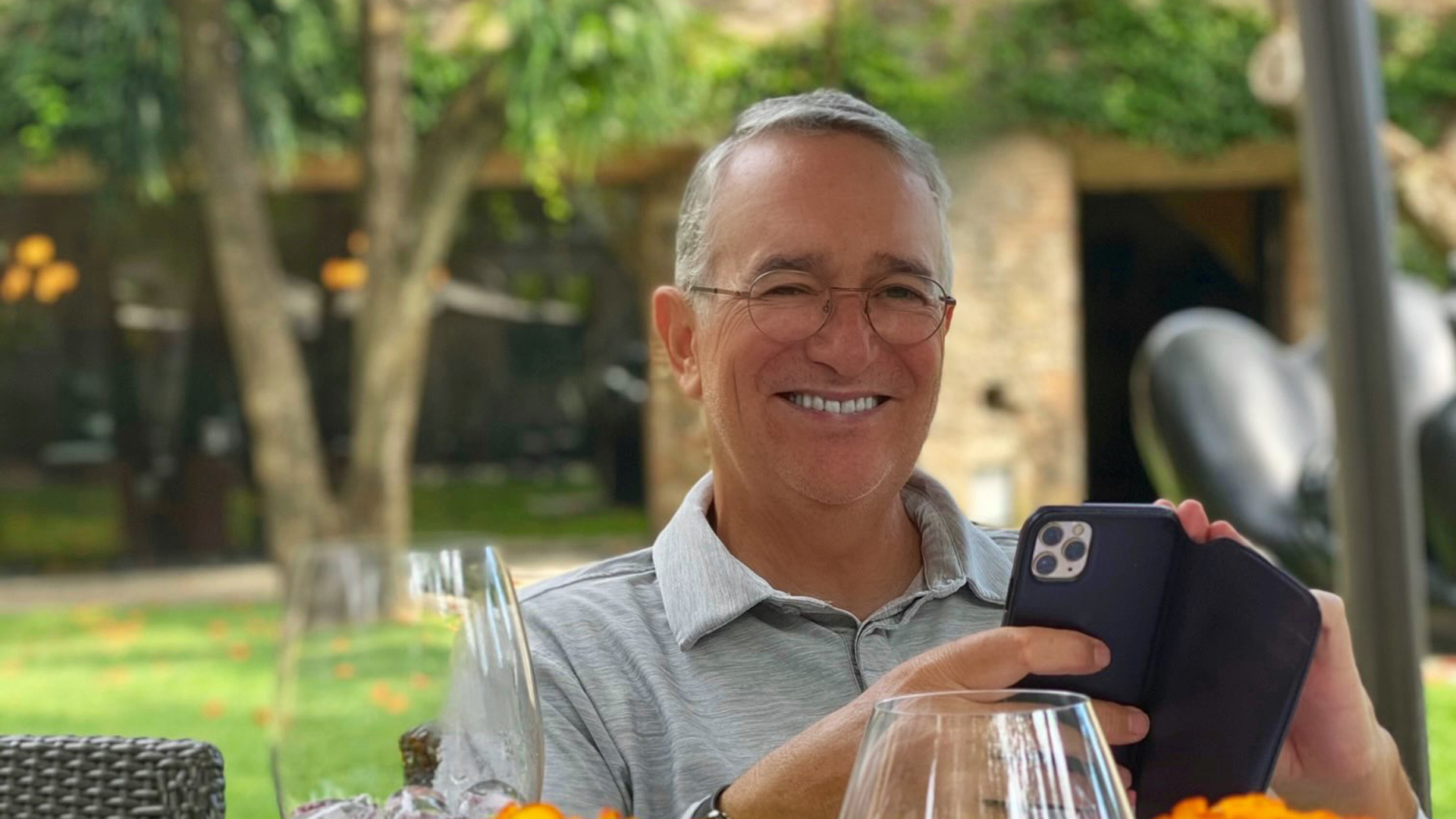 “En mi experiencia el COVID fue como una gripa”, asegura Ricardo Salinas Pliego