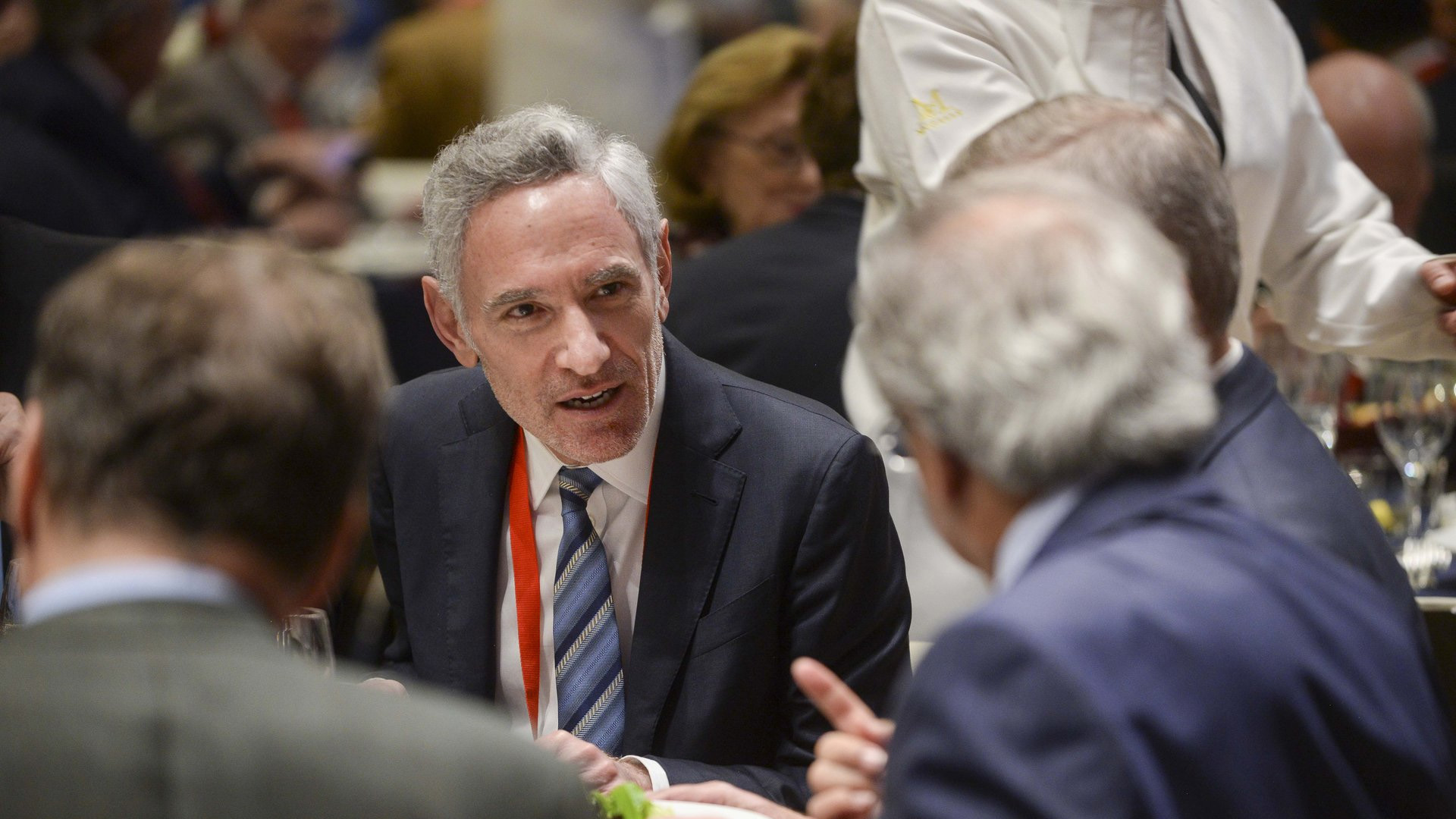 Twitter elimina publicación de Scott Atlas, asesor de Donald Trump; escribió que los cubrebocas “no funcionan”