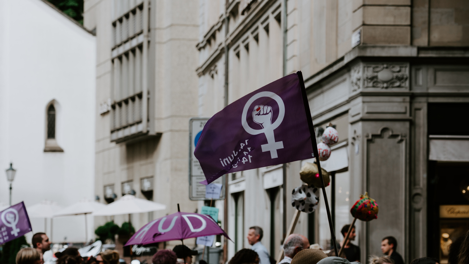 Solución a la desigualdad contra mujeres no está en el lenguaje inclusivo, señala Gonzalo Celorio