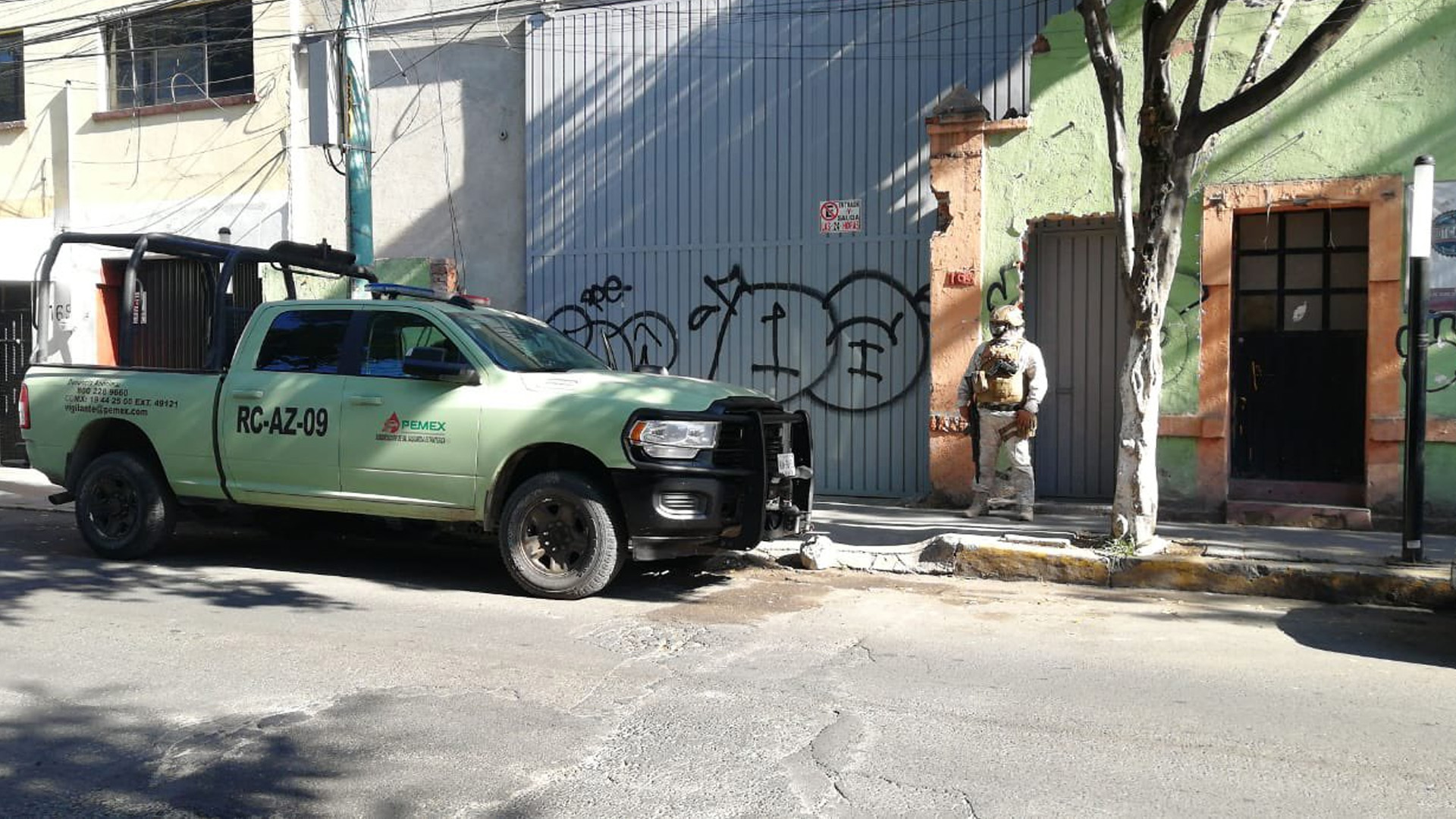 Localizan toma clandestina en bodega falsa en Popotla; ordeñaban casi 30 mil litros diarios