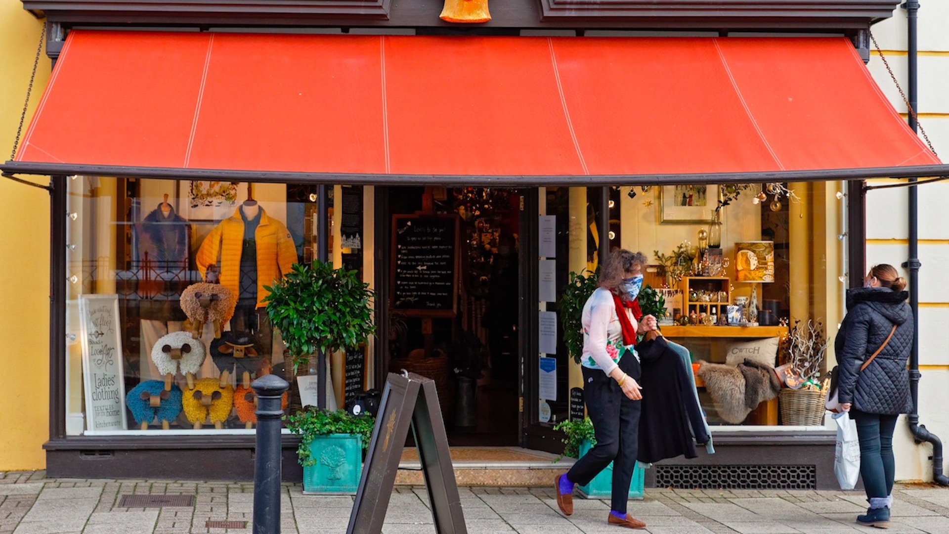 Países de Europa con toque de queda ante incremento exponencial de casos de COVID-19