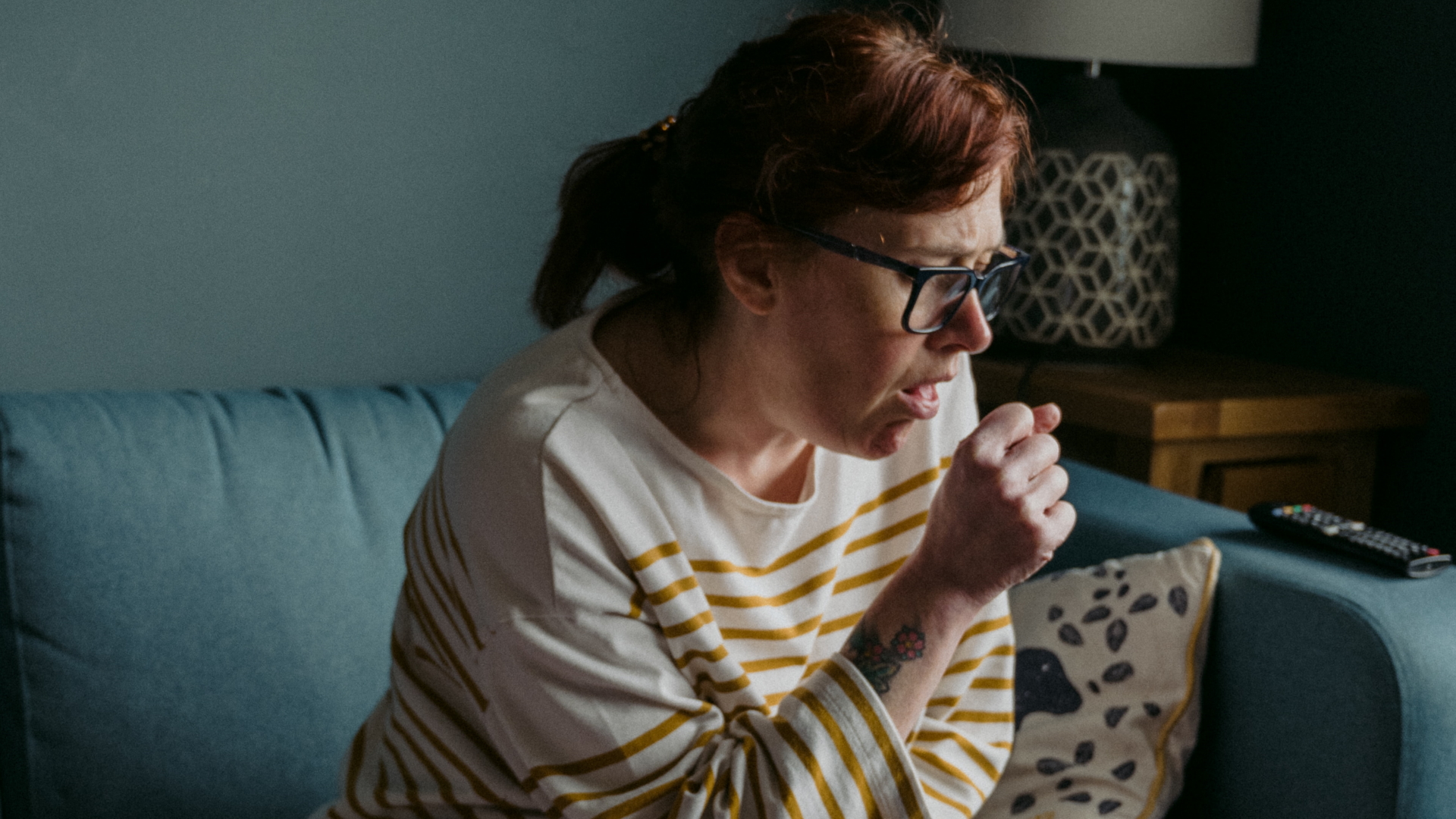 Virus del resfriado podría ofrecer protección temporal contra COVID-19, revela estudio