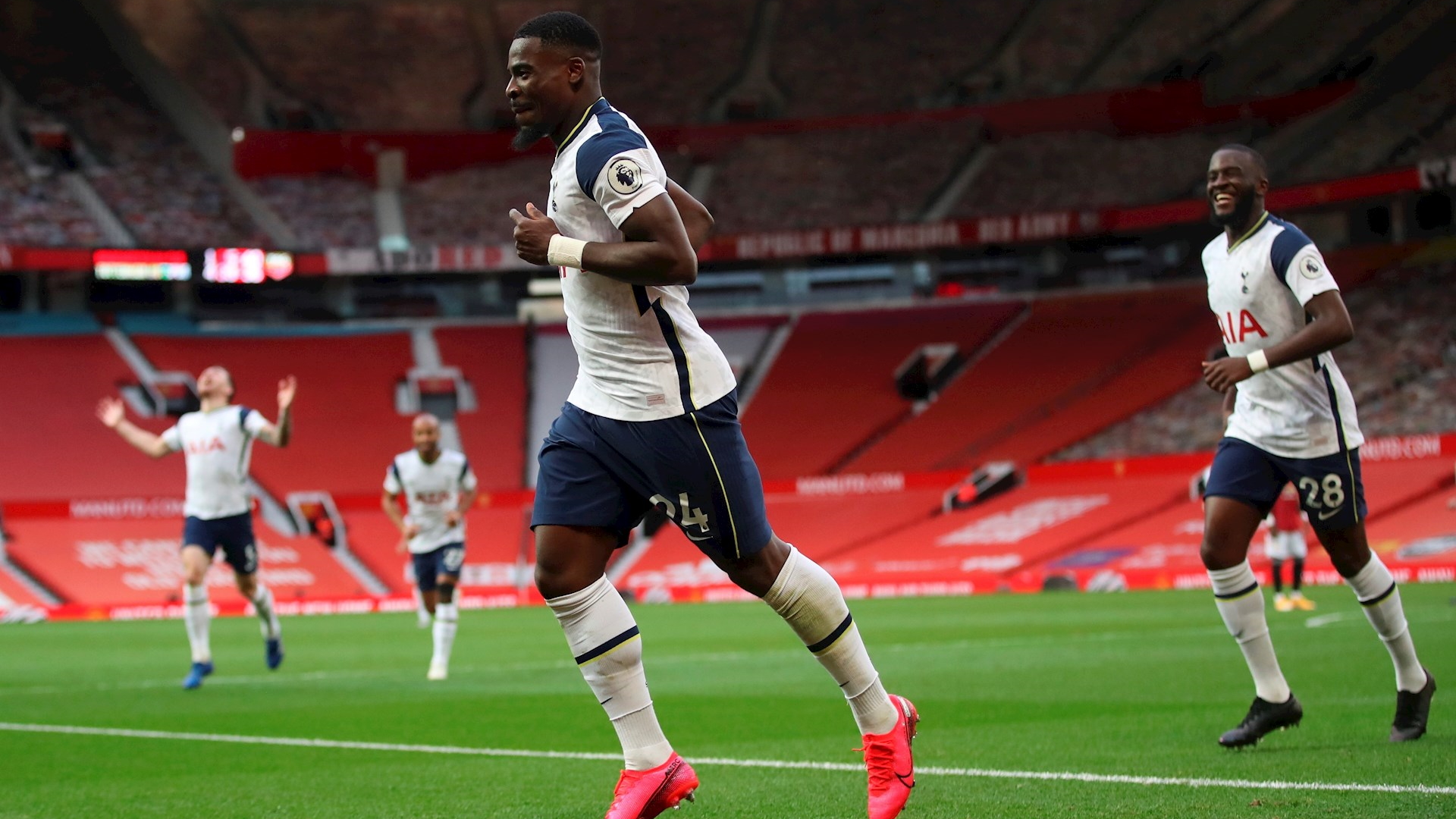 Tottenham humilla al Manchester United; Mourinho cobra su venganza casi dos años después - tottenham-partido-manchester-united-futbol-04102020-2