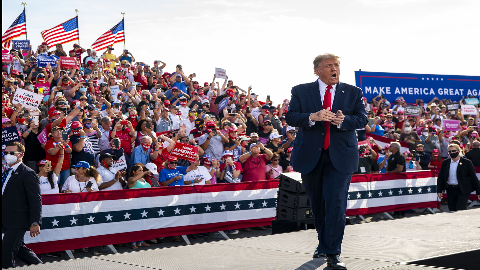 Donald Trump promete a adultos mayores de Florida protegerlos del COVID-19