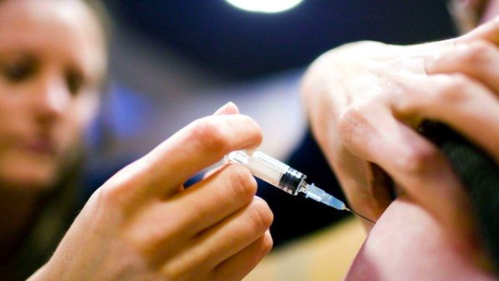 Suman alrededor de 300 mil personas vacunadas contra la influenza en CDMX Suman alrededor de 300 mil personas vacunadas contra la influenza en CDMX