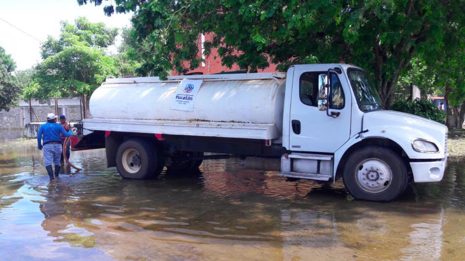Continúa recuperación en la Península de Yucatán tras paso del huracán Delta; restablecen electricidad a usuarios afectados - yucatan-recuperacion-delta