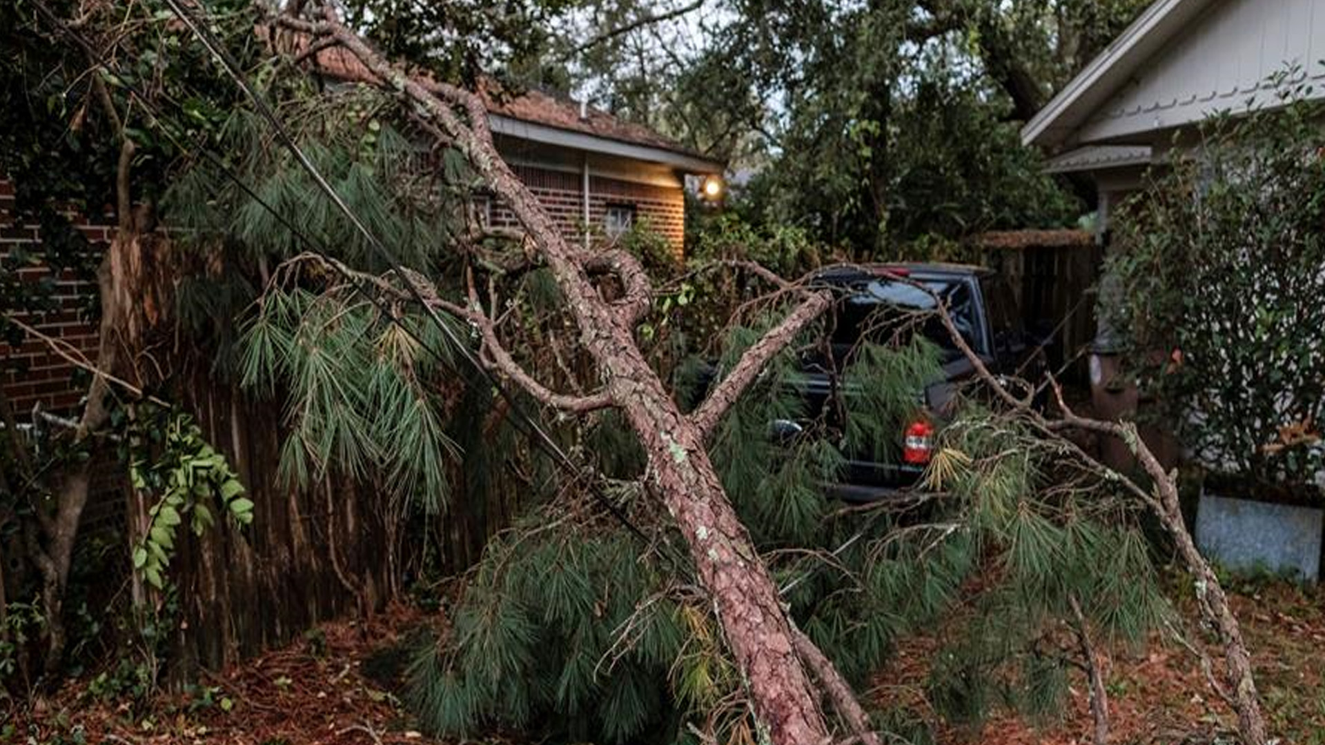 'Zeta' se degrada a ciclón tras dejar 5 muertos en el sur de Estados Unidos - zeta-lousiana