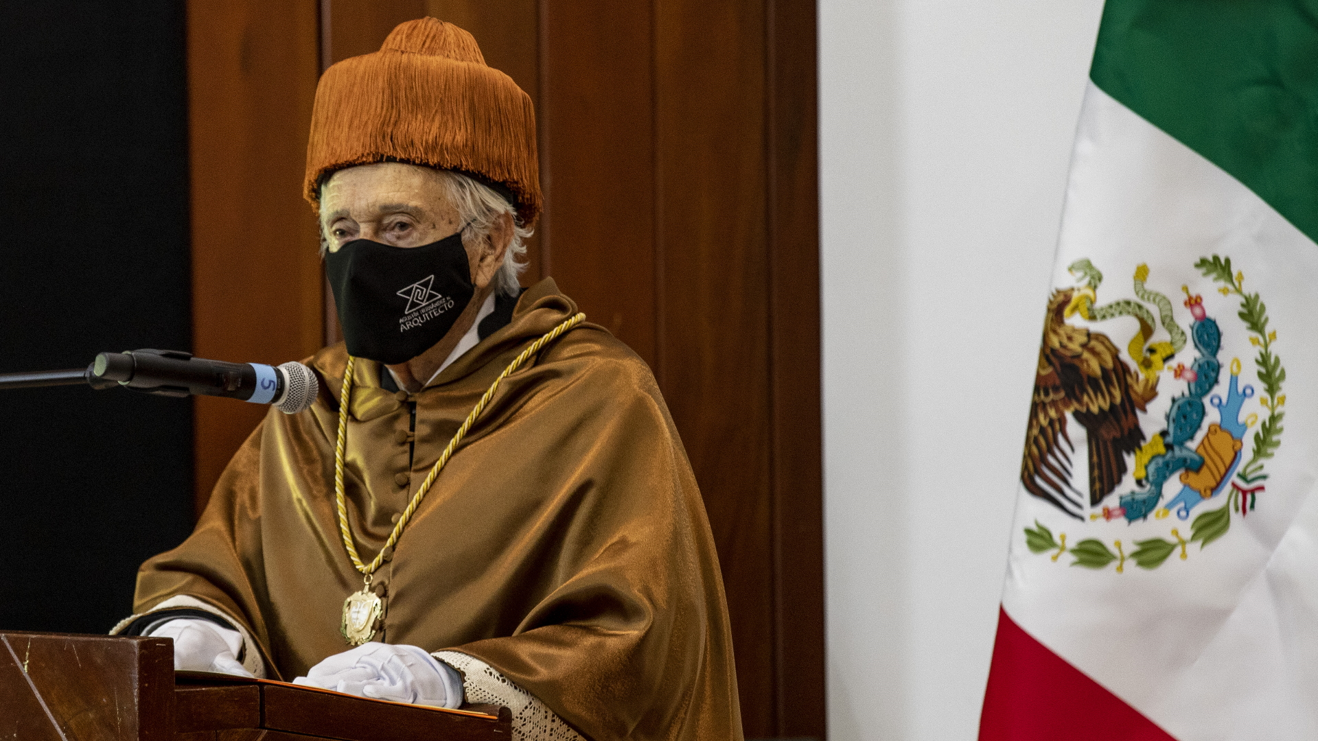 Universidad Anáhuac entrega Doctorado Honoris Causa al arquitecto Agustín Hernández; reconoce contribución a arquitectura moderna mexicana