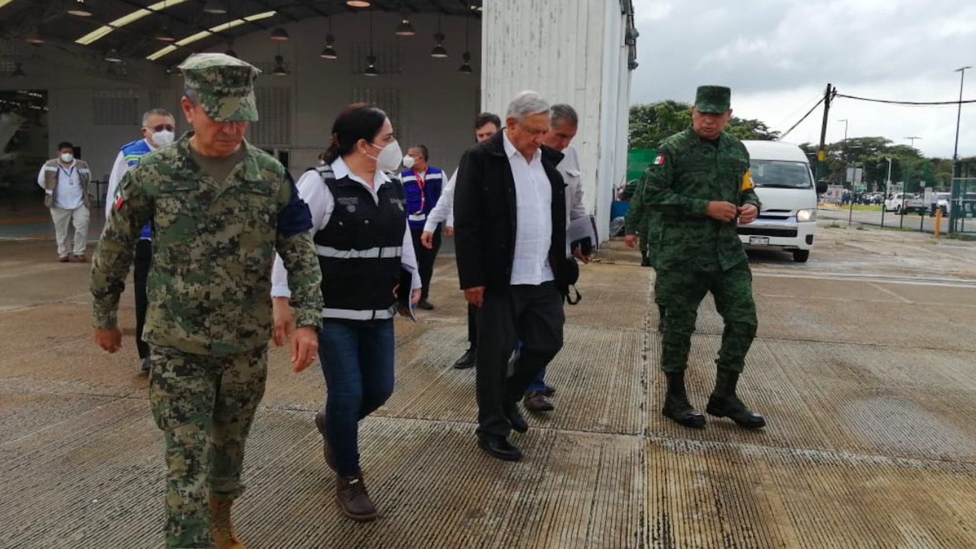 Llega López Obrador a Tabasco; realizará recorrido por Macuspana