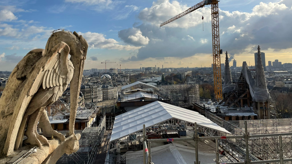 Obras en la catedral de Notre-Dame retiraron todo el andamiaje quemado