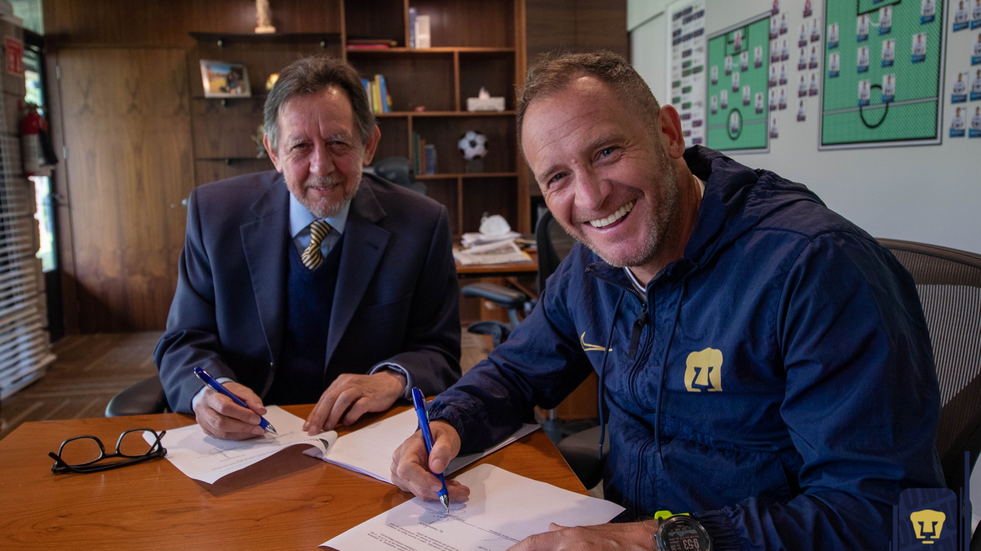 Andrés Lillini quedará al frente de los Pumas por los próximos dos años