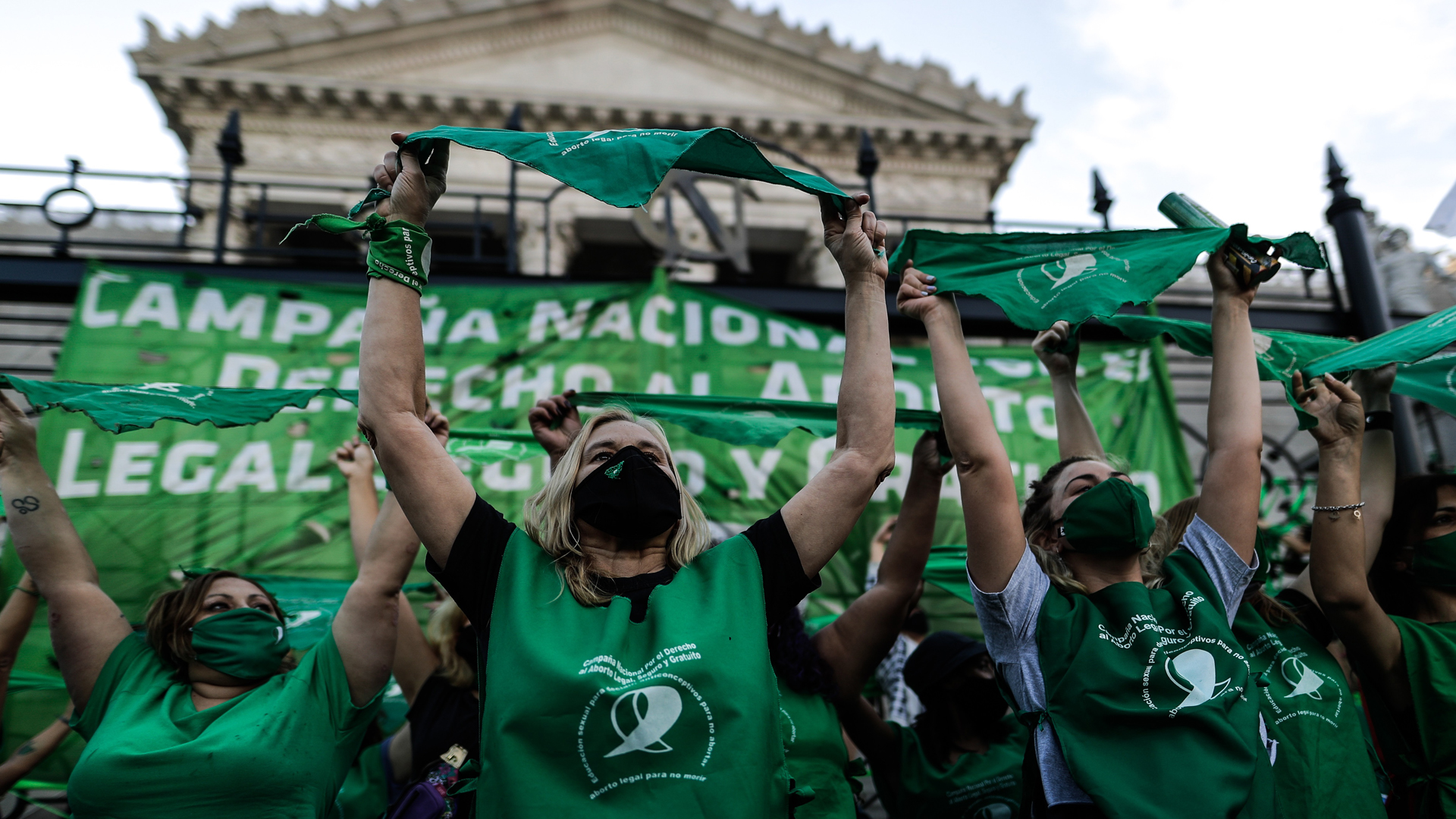 Argentina aprueba el aborto y supera décadas de luchas e intentos frustrados Argentina aprueba el aborto y supera décadas de luchas e intentos frustrados