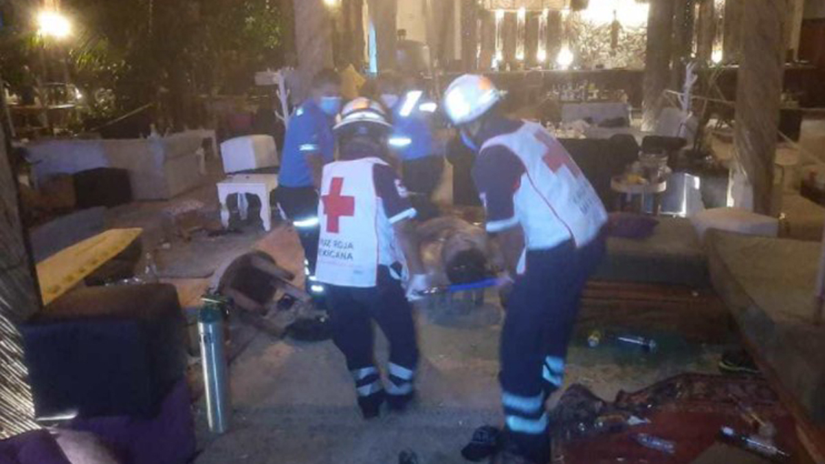 Concierto de Halloween en Tulum termina en balacera que dejó dos muertos - atencion-de-heridos-por-balacera-en-tulum