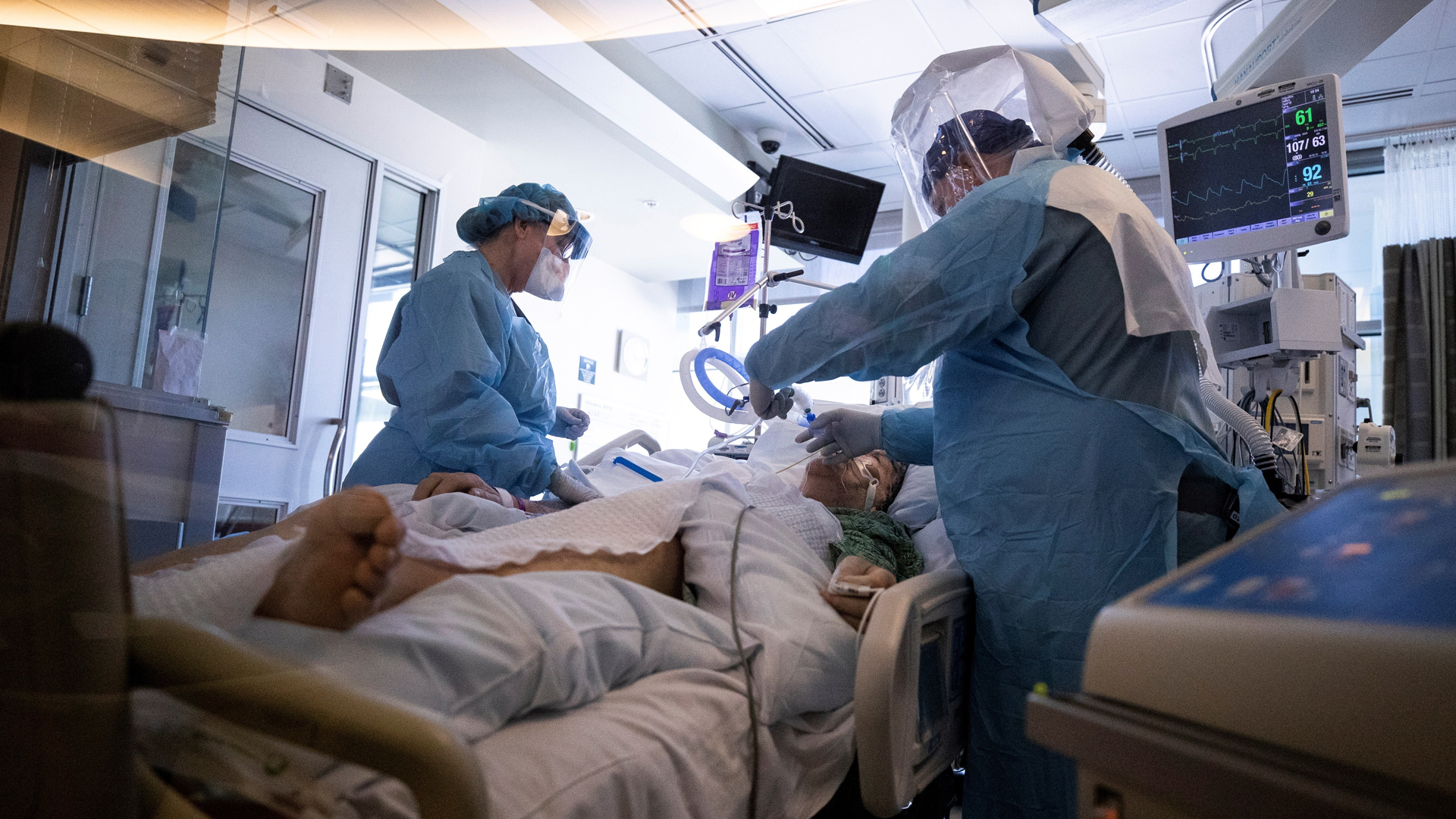 Estados Unidos suma 280 mil nuevos casos y 3 mil 676 muertes por COVID-19 en 24 horas