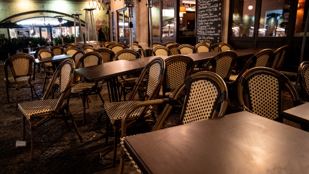 Merkel ve pocas opciones para una reapertura de la gastronomía en Alemania para diciembre