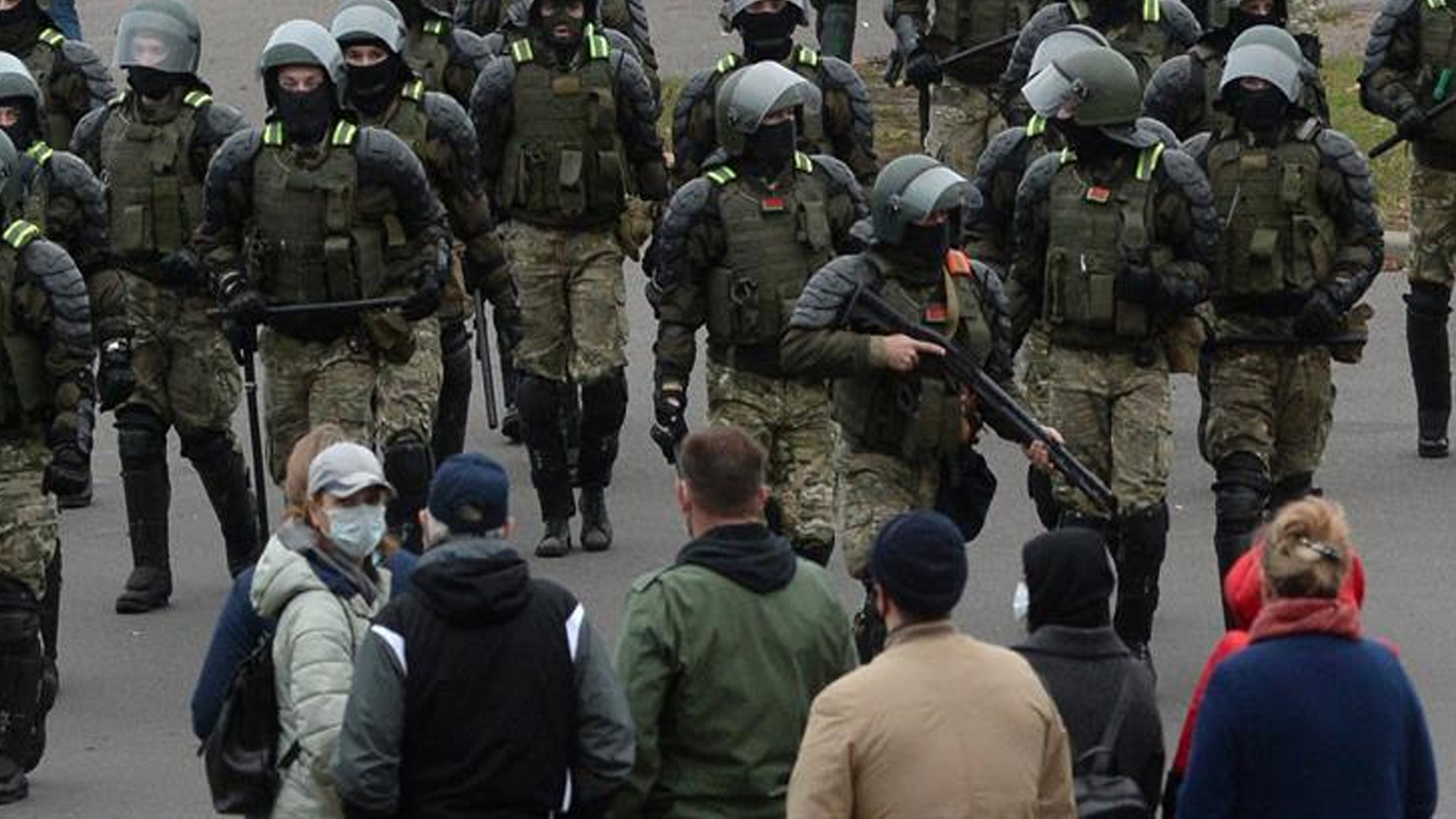 Miles de bielorrusos marchan contra Alexandr Lukashenko pese a amenazas de represión - bielorrussos2